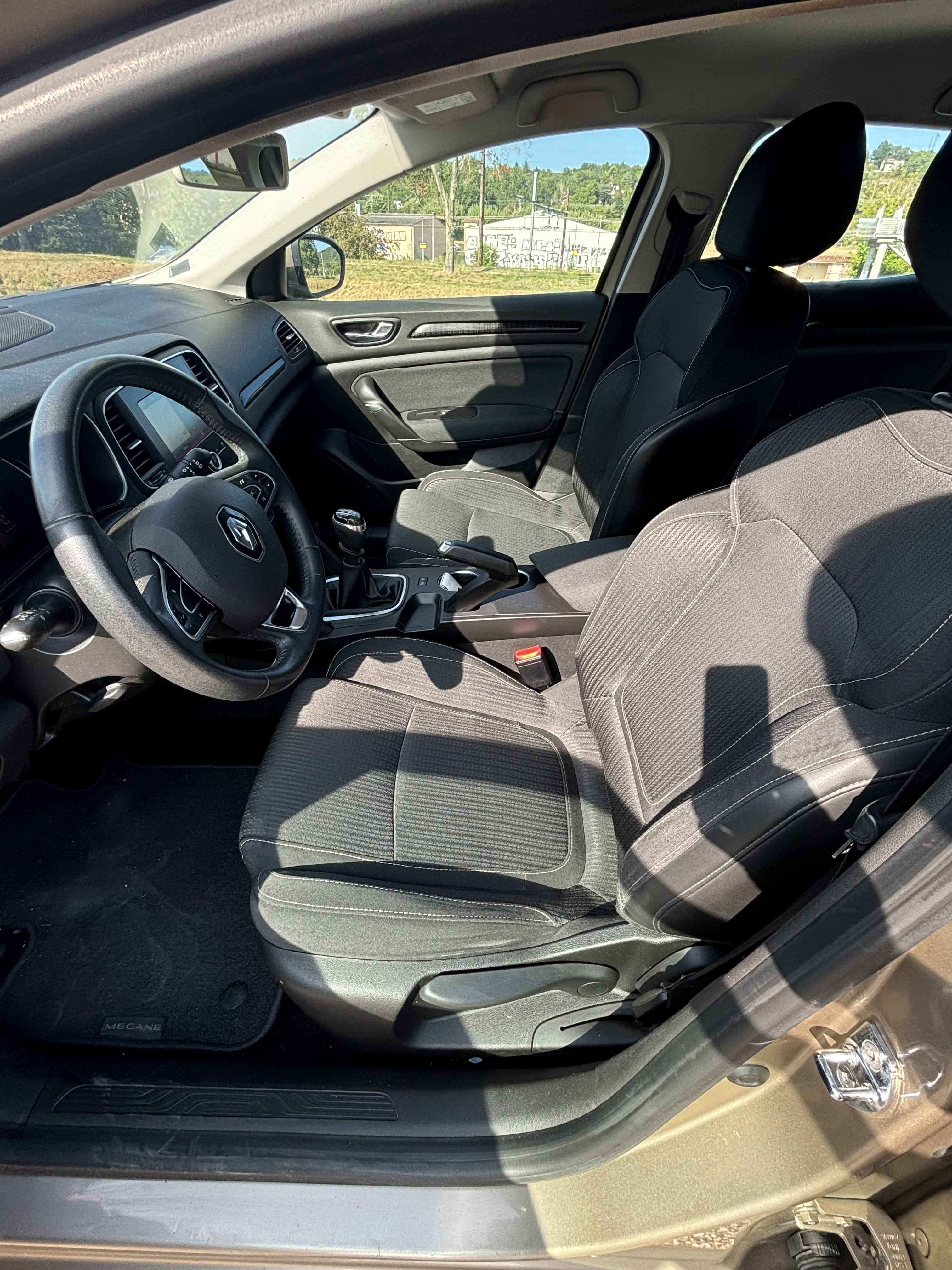 Renault Mégane 5 places avec Entrée audio / iPod