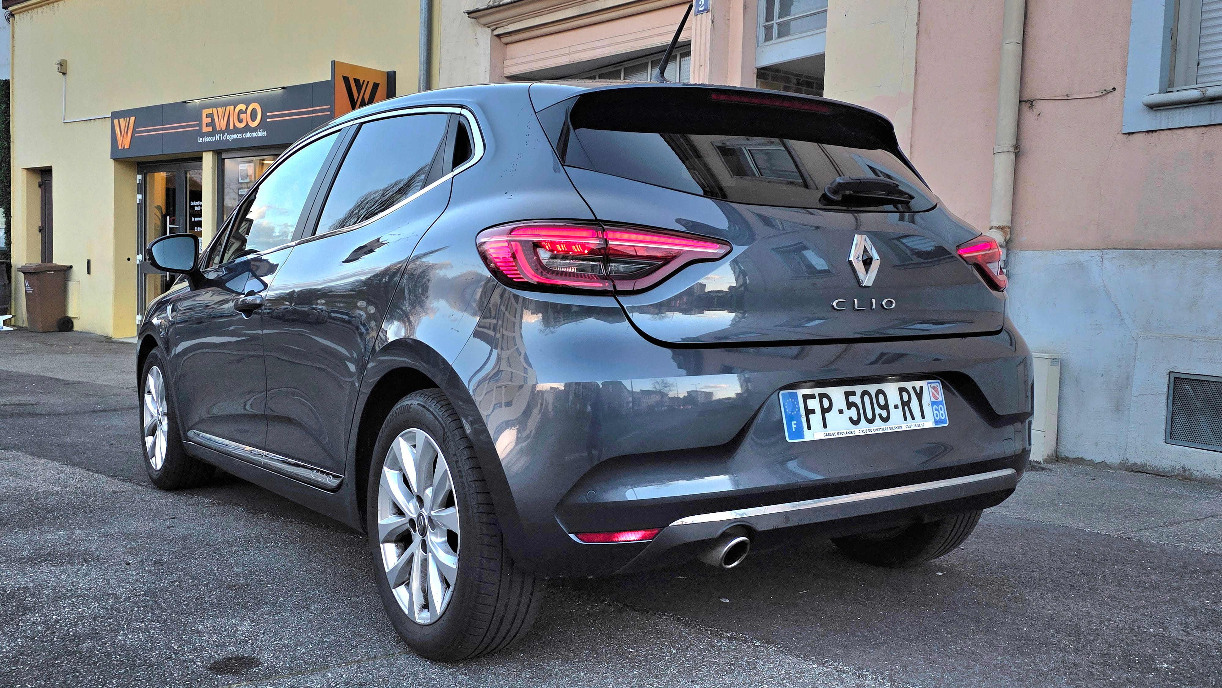 Renault Clio  CLIM - CAMERA - CARPLAY - Disponible 24h/24 avec Caméra de recul