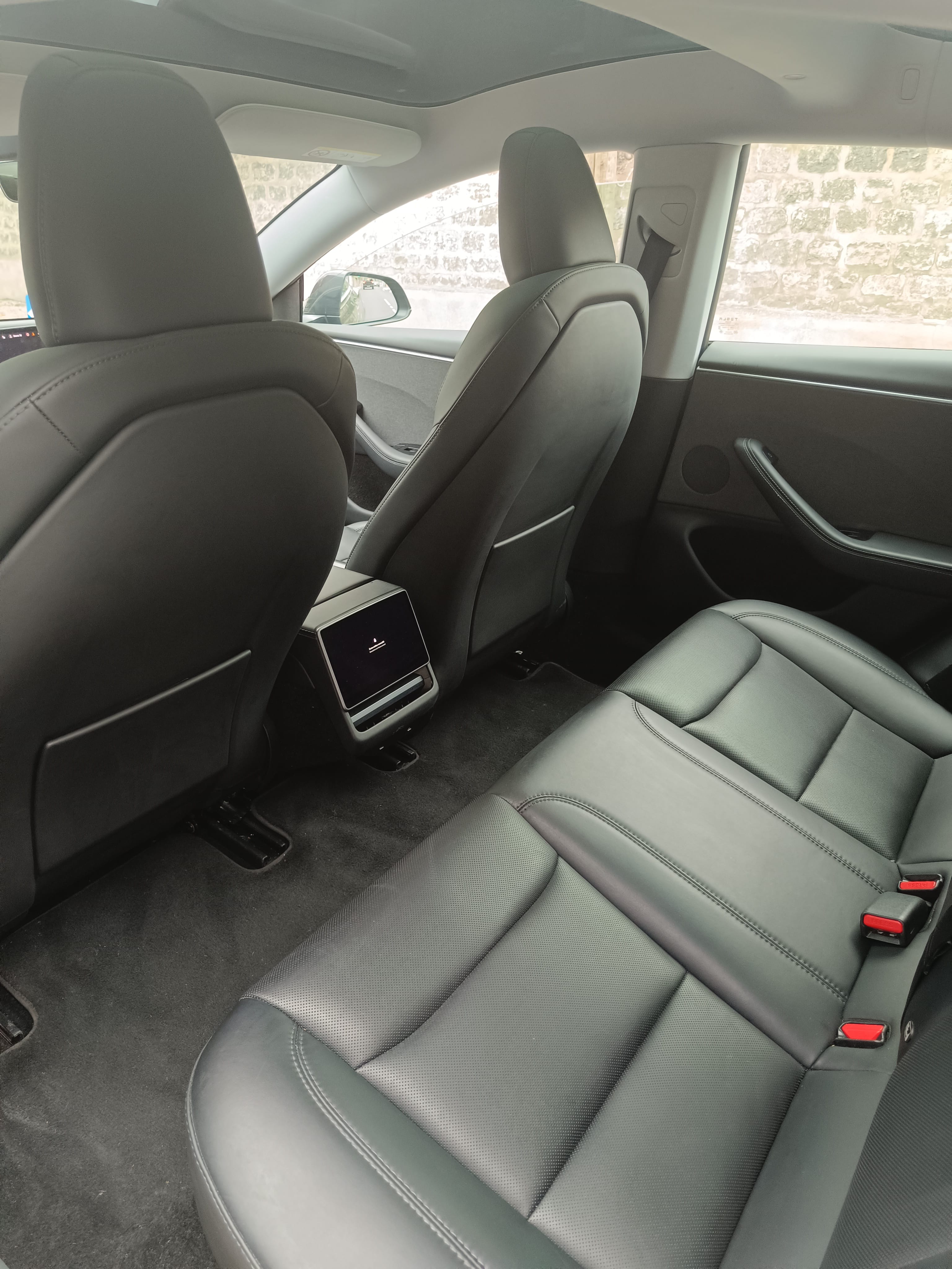 Tesla Model 3 avec GPS