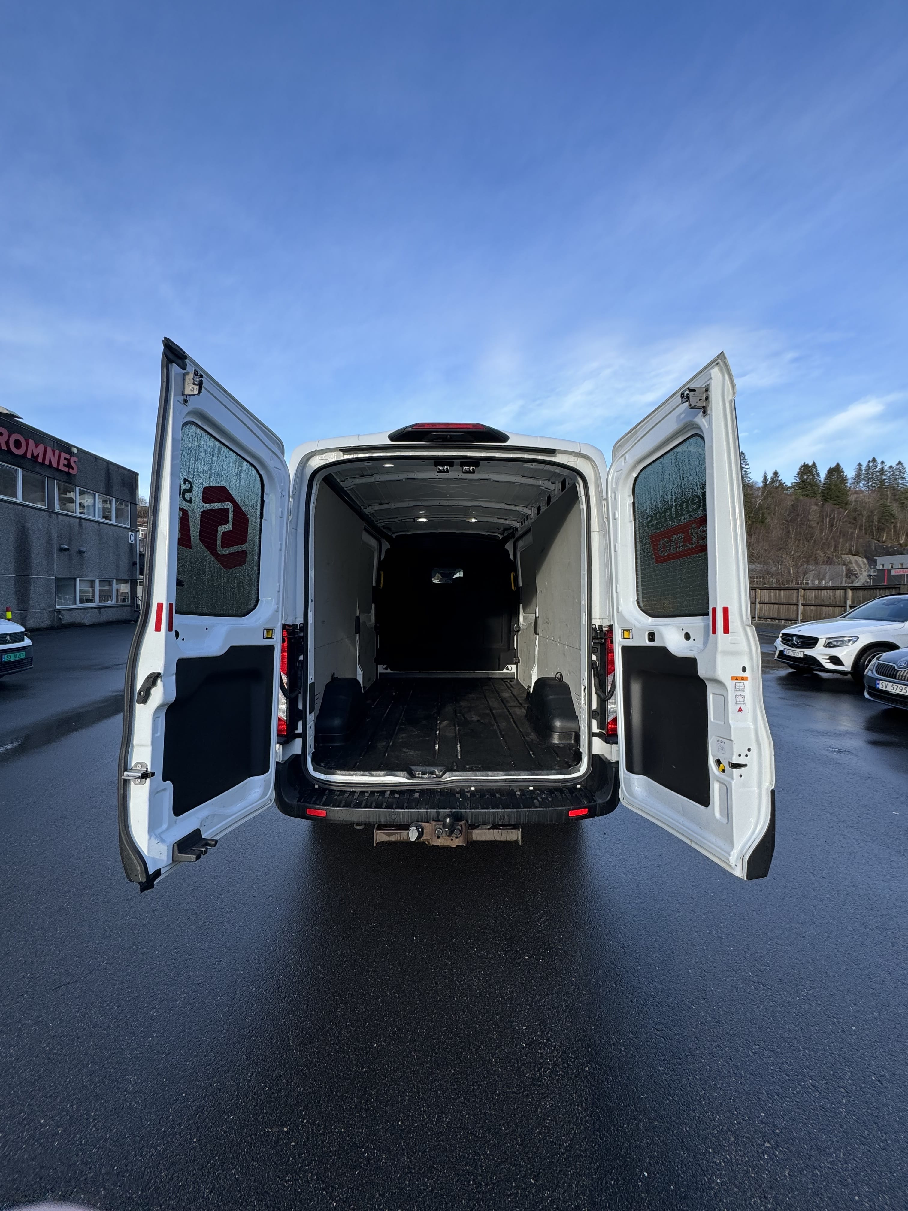 Ford Transit 350 med Vinterdekk