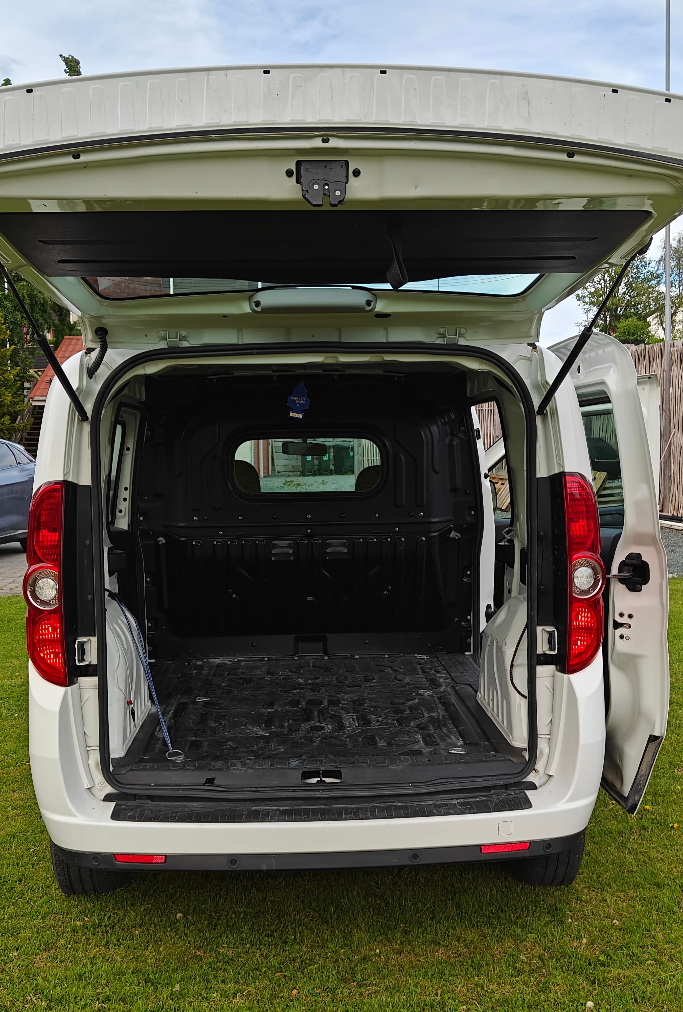 Opel Combo Life 1.3 diesel med Bluetooth audio