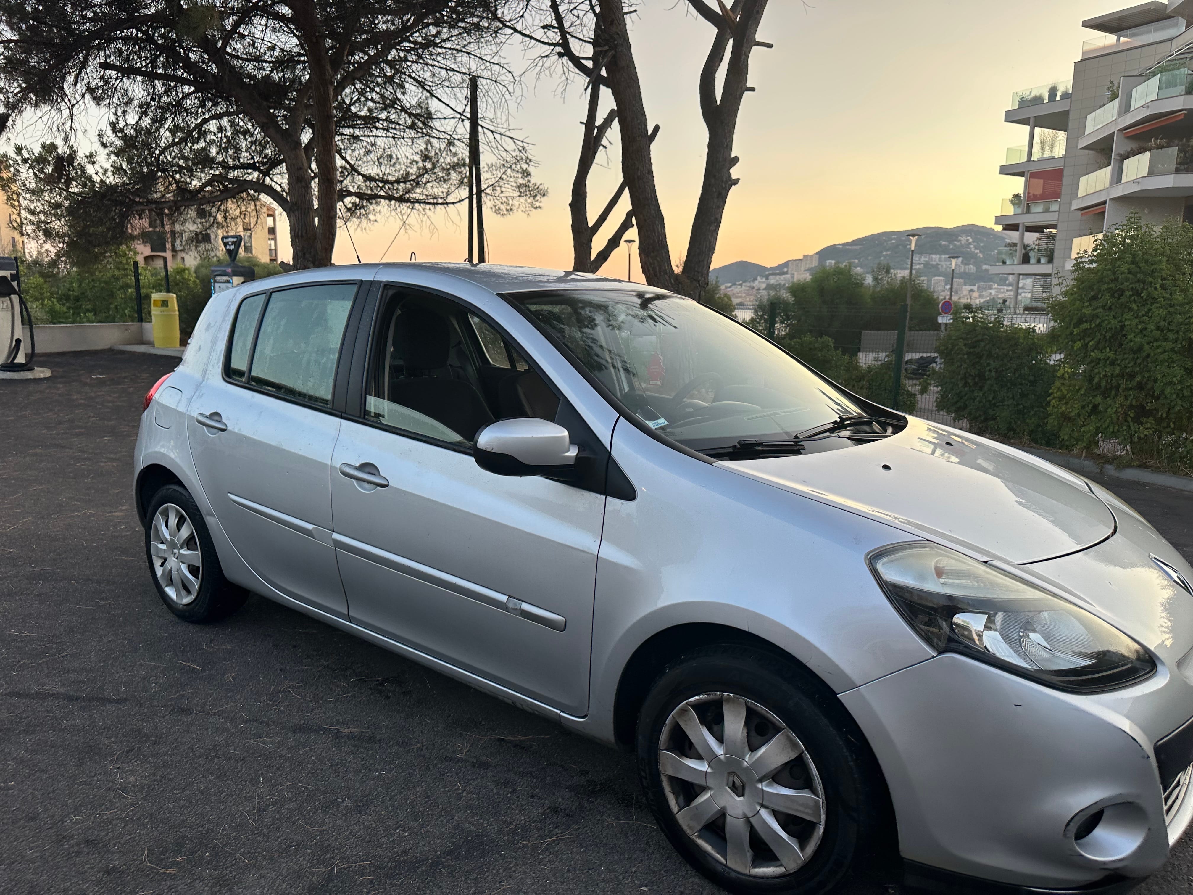 Renault Clio avec Climatisation