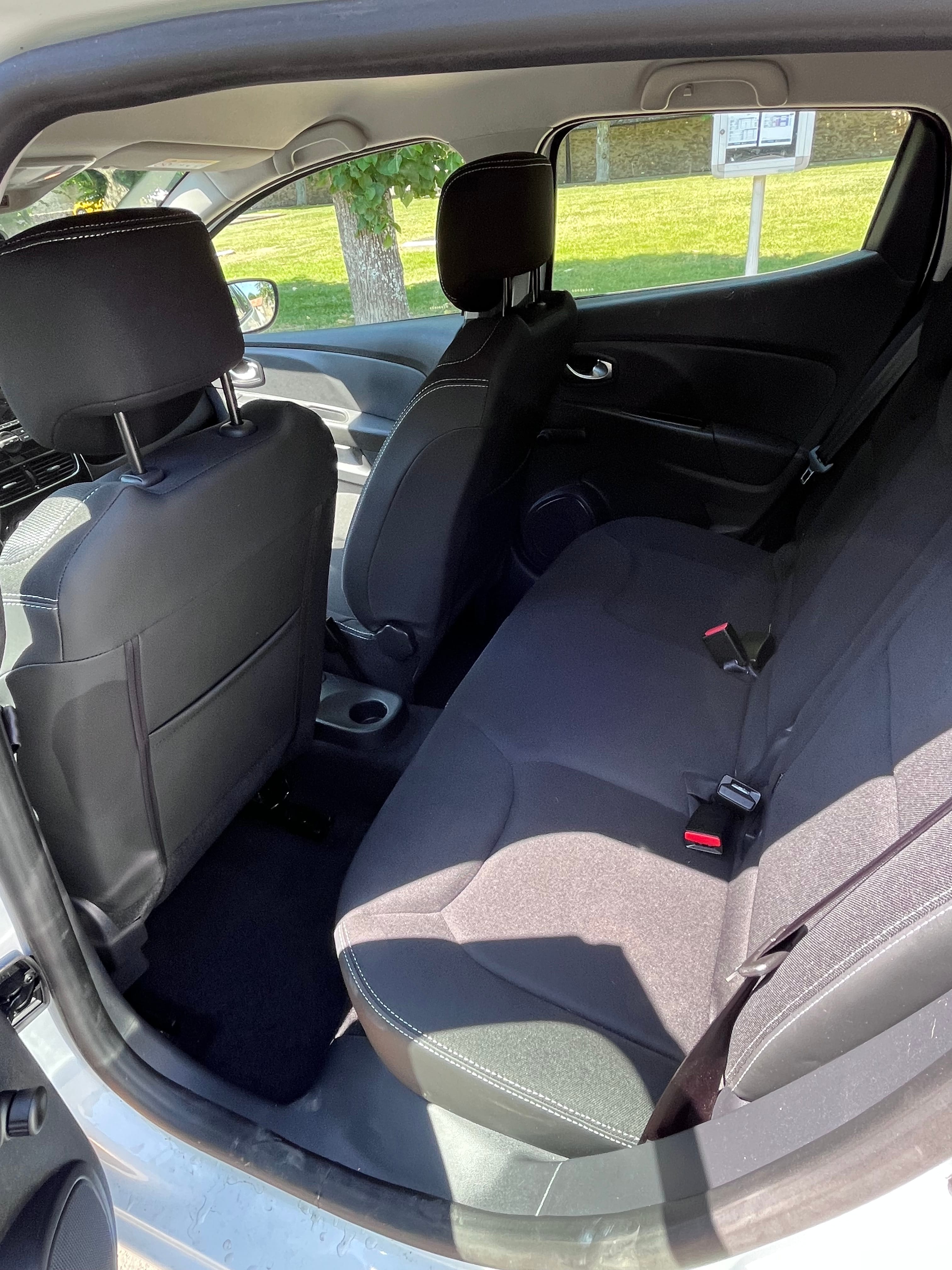 Renault Clio avec Autoradio