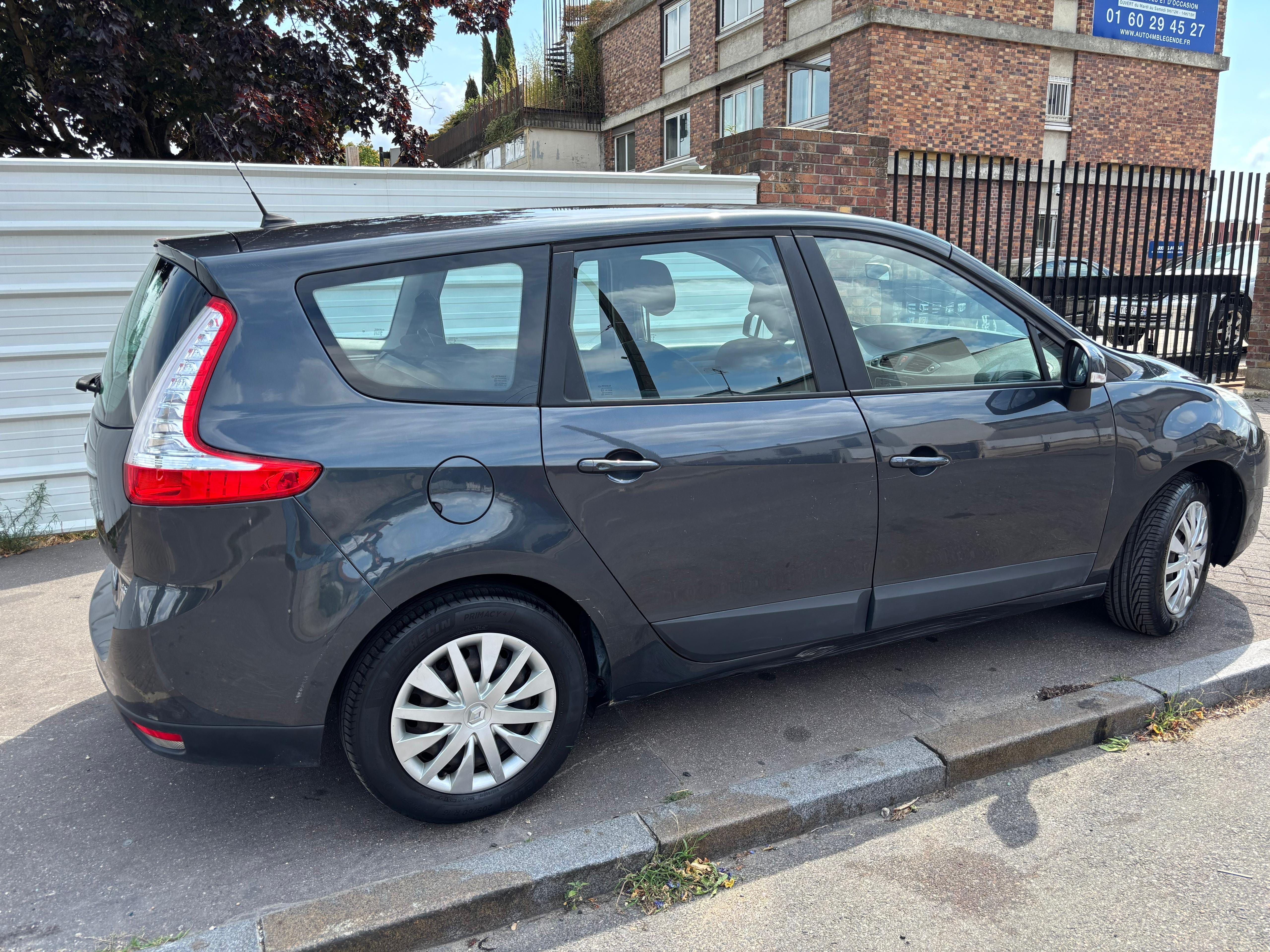 Renault Grand Scenic avec Climatisation