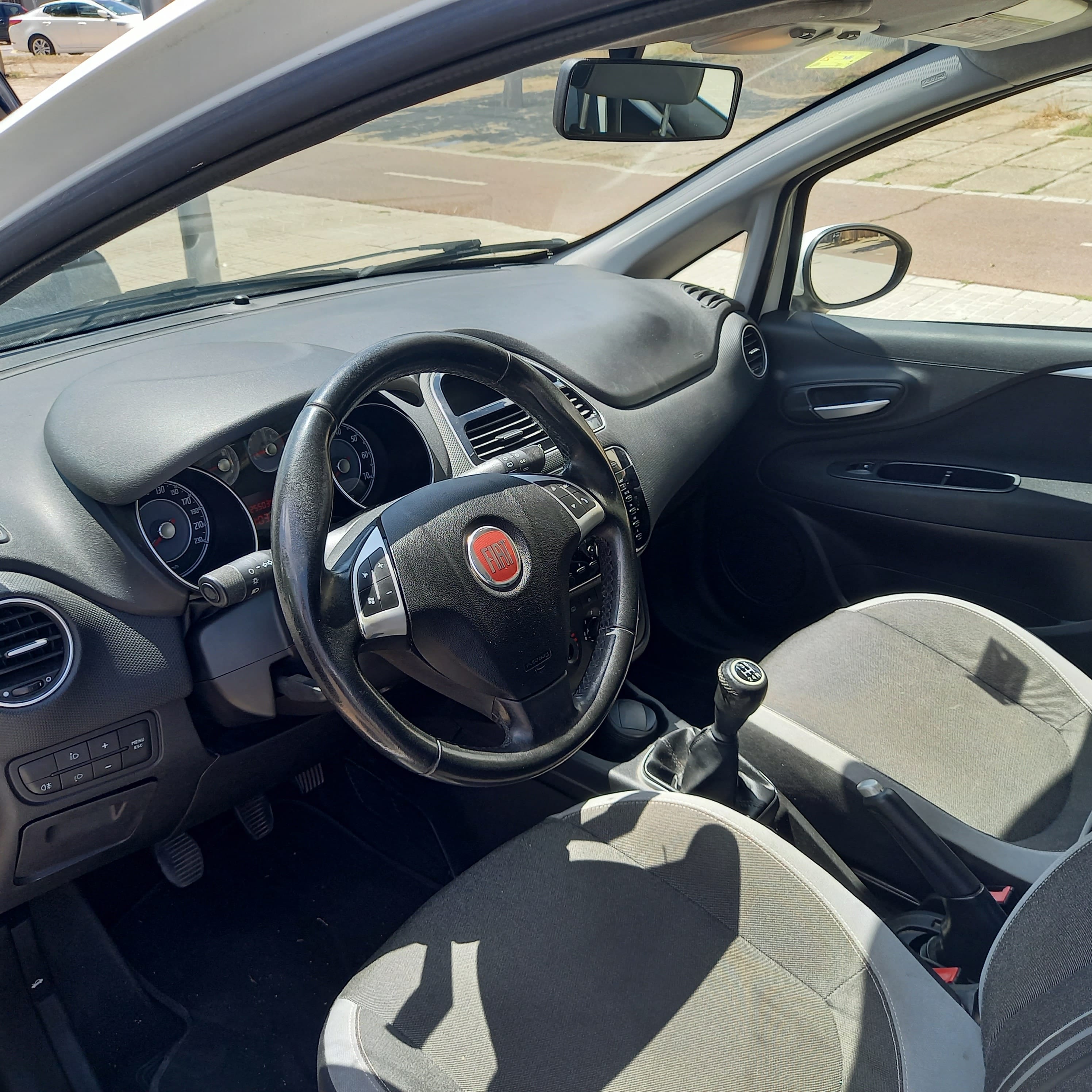 Fiat Punto 1.3,servicio aeropuerto Gratuito