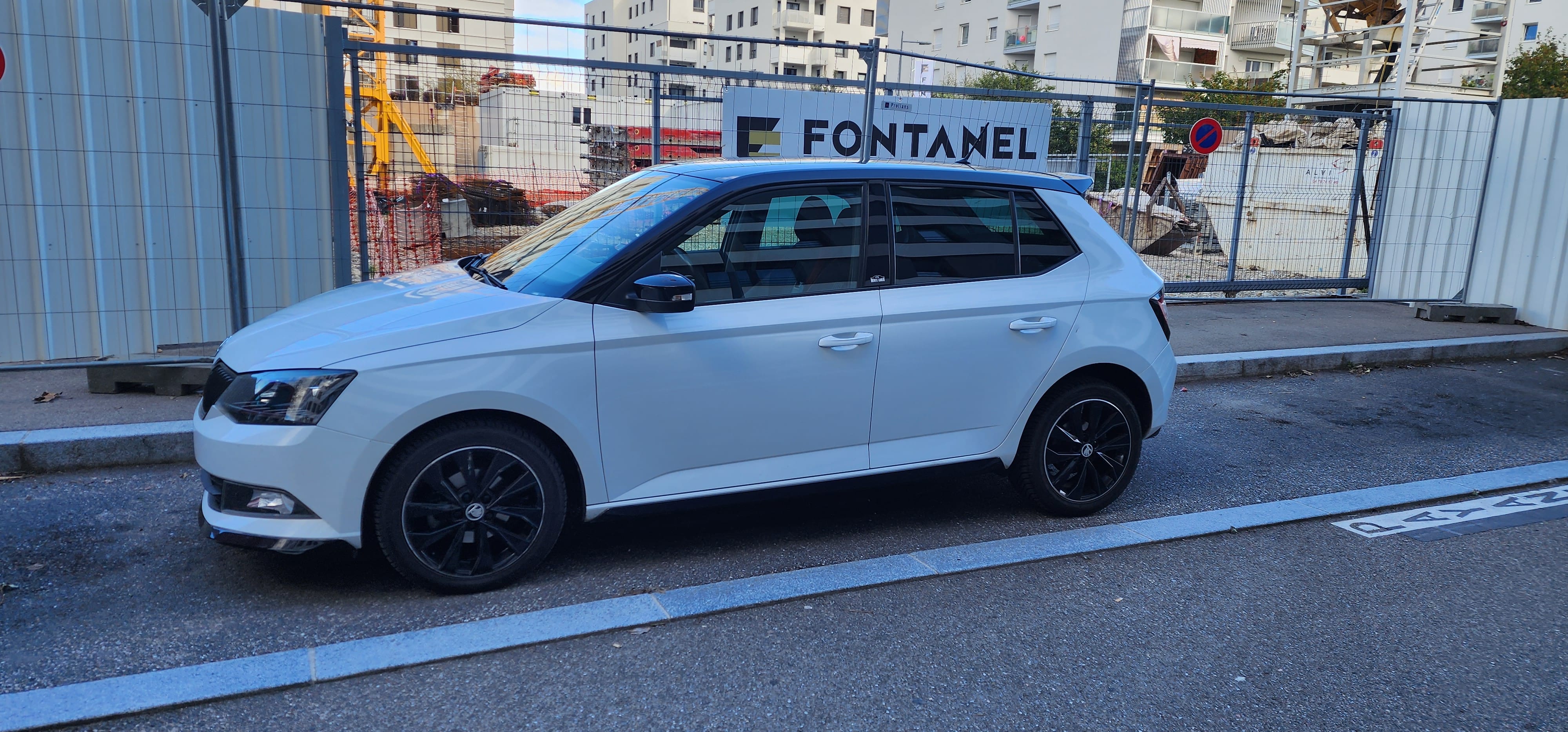 Skoda Fabia 1.2 90 Monte Carlo avec GPS