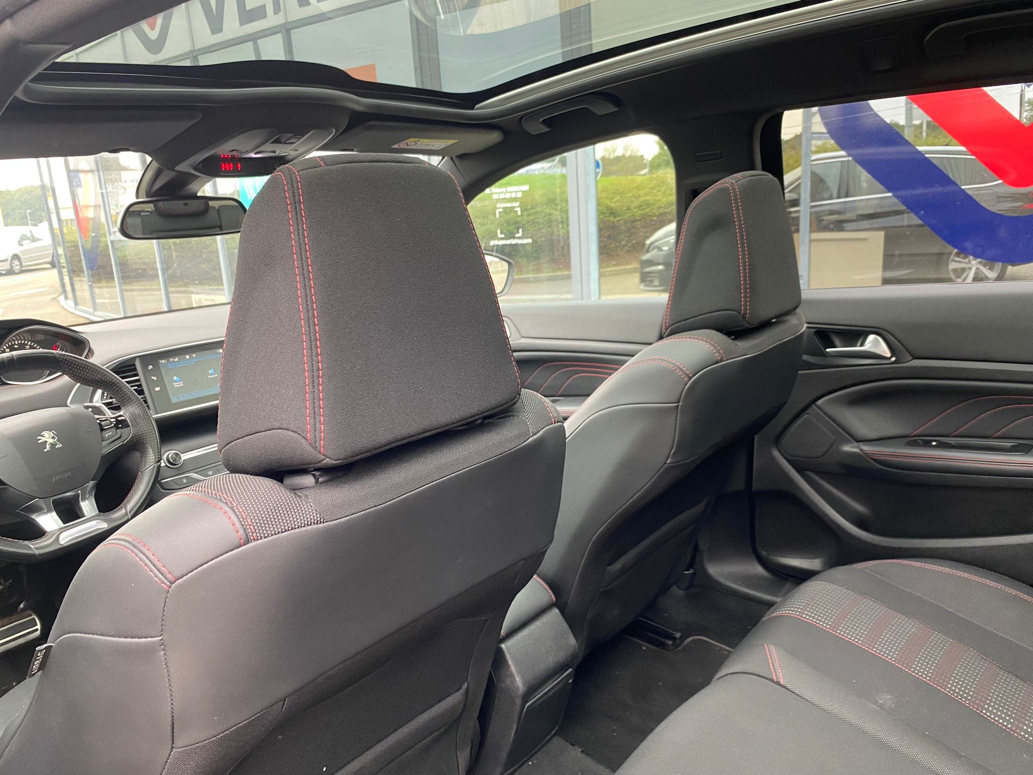 Peugeot 308 SW avec Siège bébé