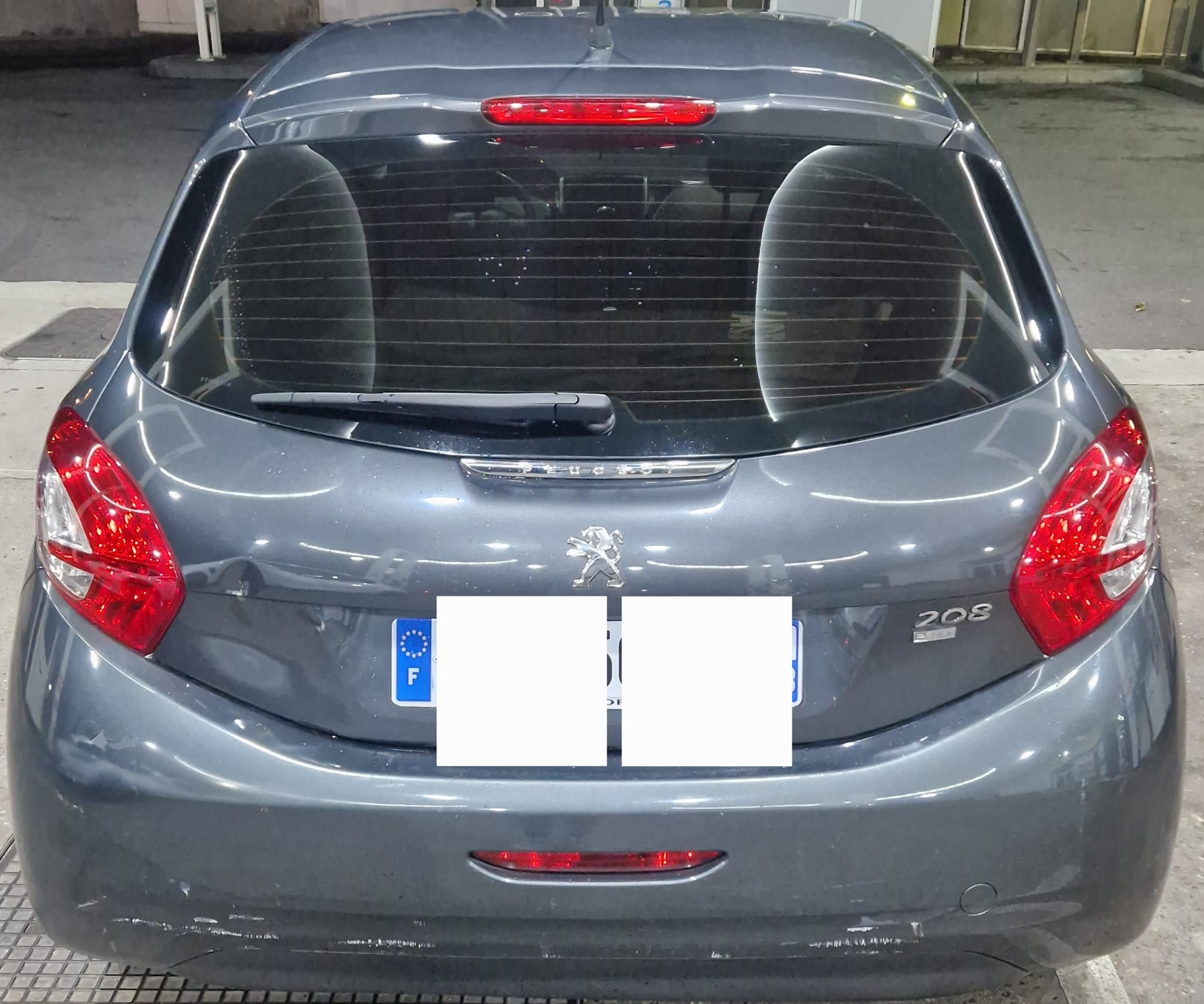 Peugeot 208 avec GPS