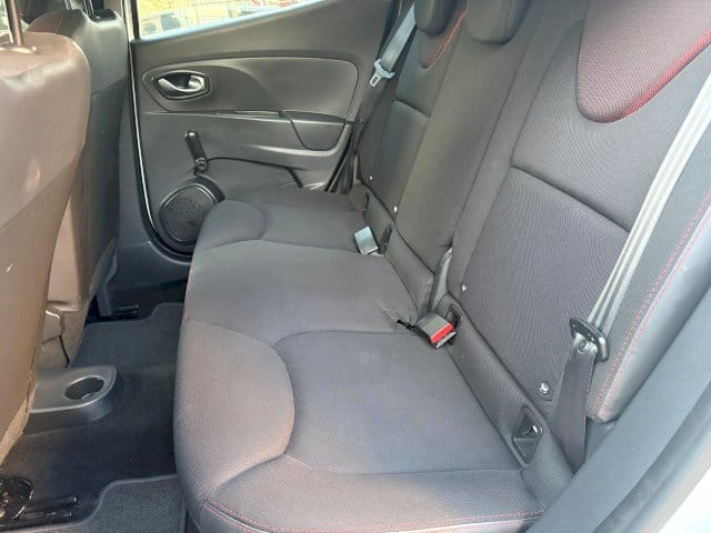 Renault Clio avec Autoradio