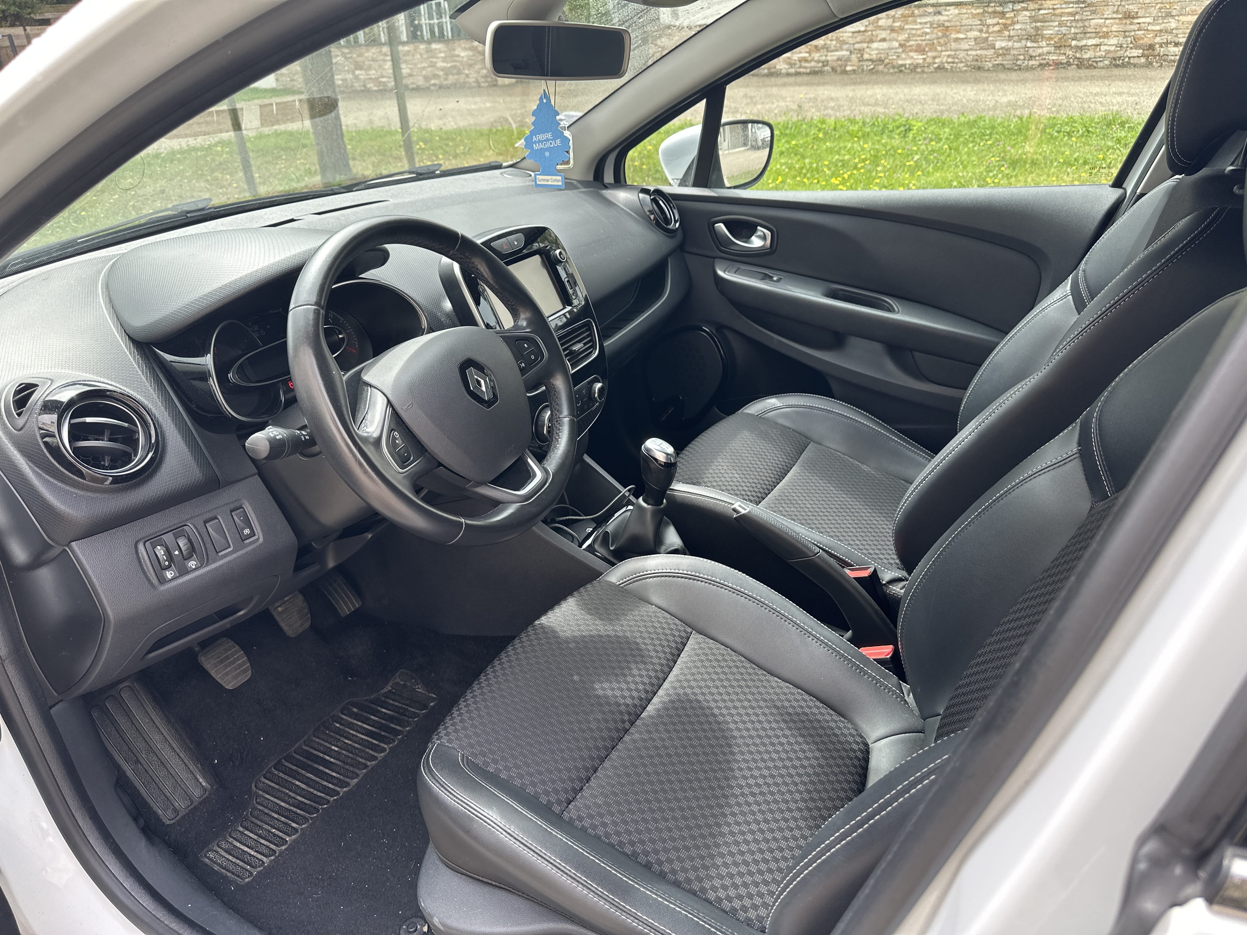 Renault Clio avec GPS