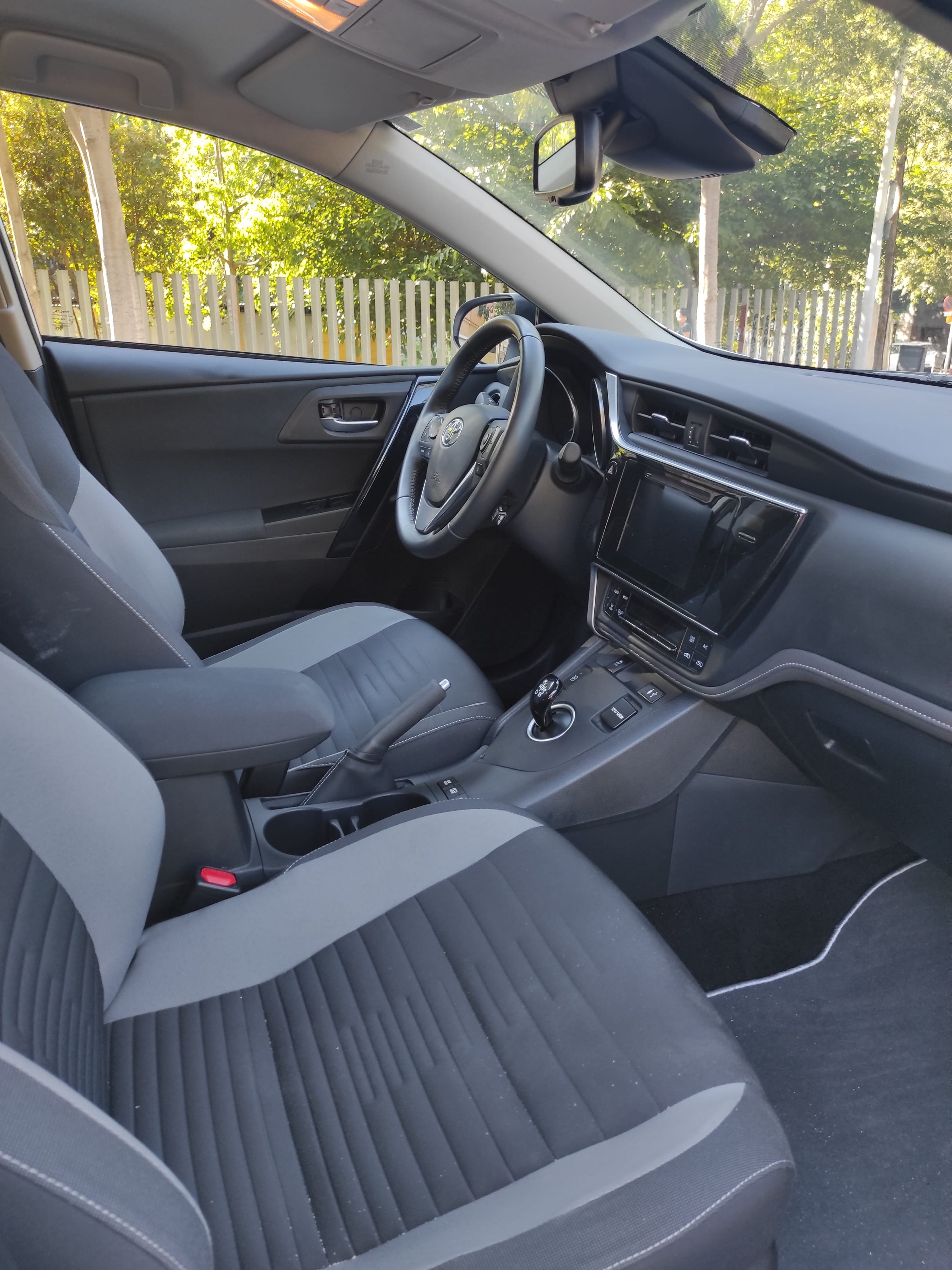 Toyota Auris with Bluetooth audio