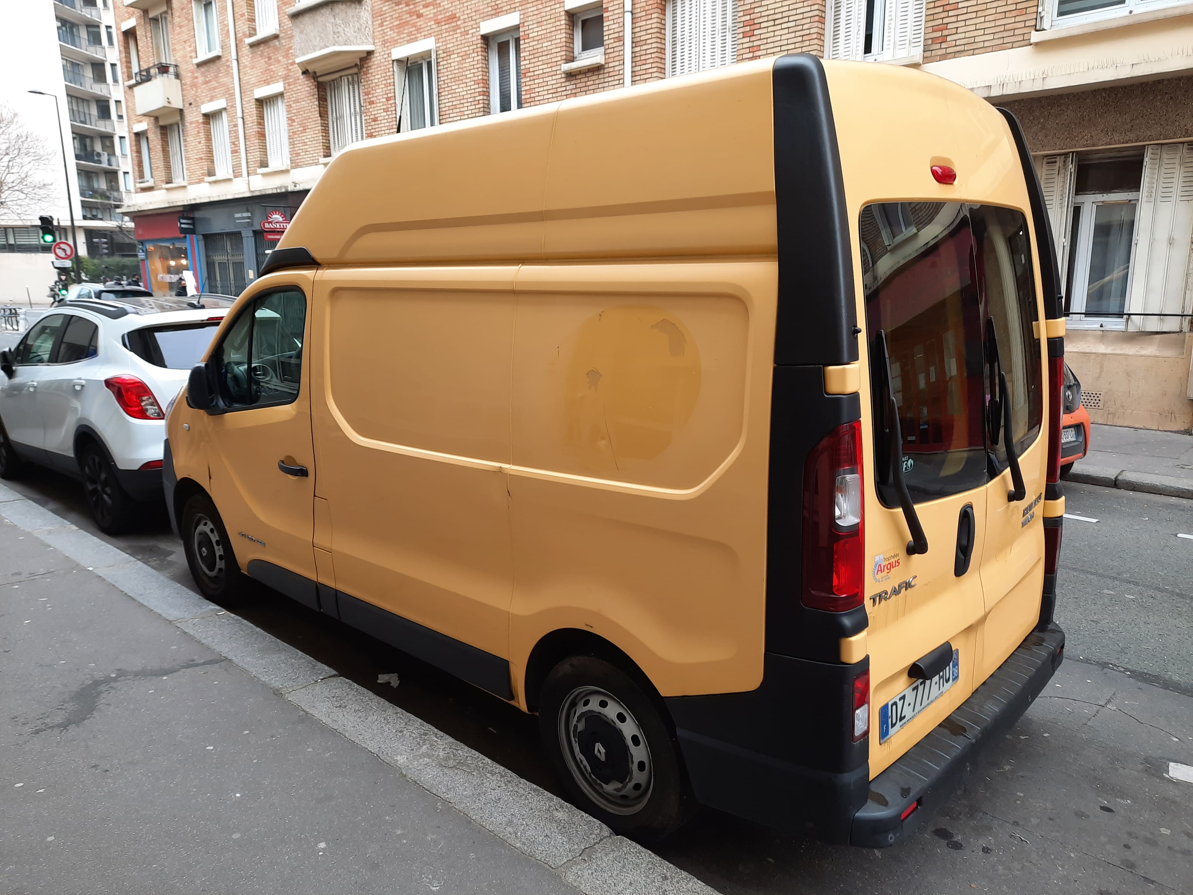 Renault Trafic III L1H2 1,6 HDI 120ch avec Entrée audio / iPod