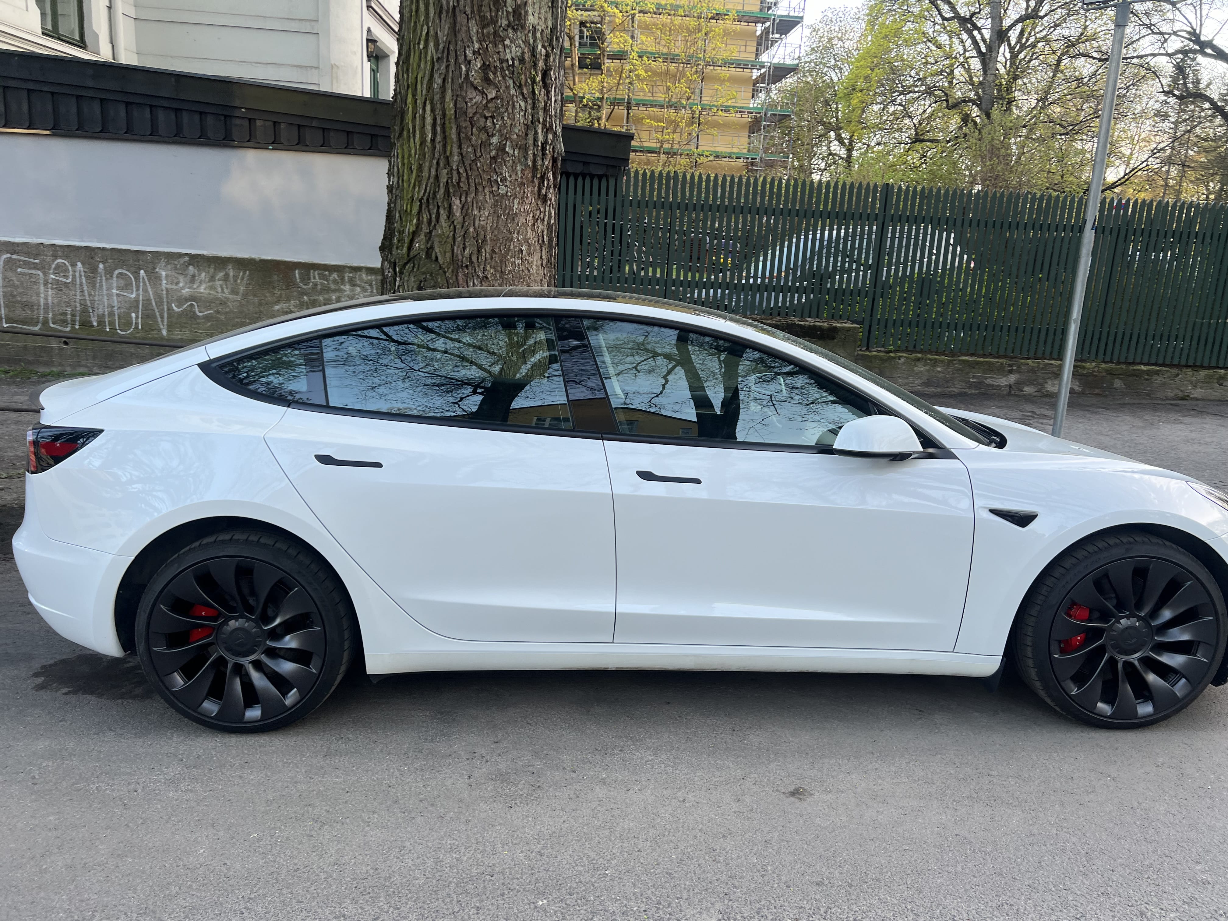Tesla Model 3 Performance med Aircondition