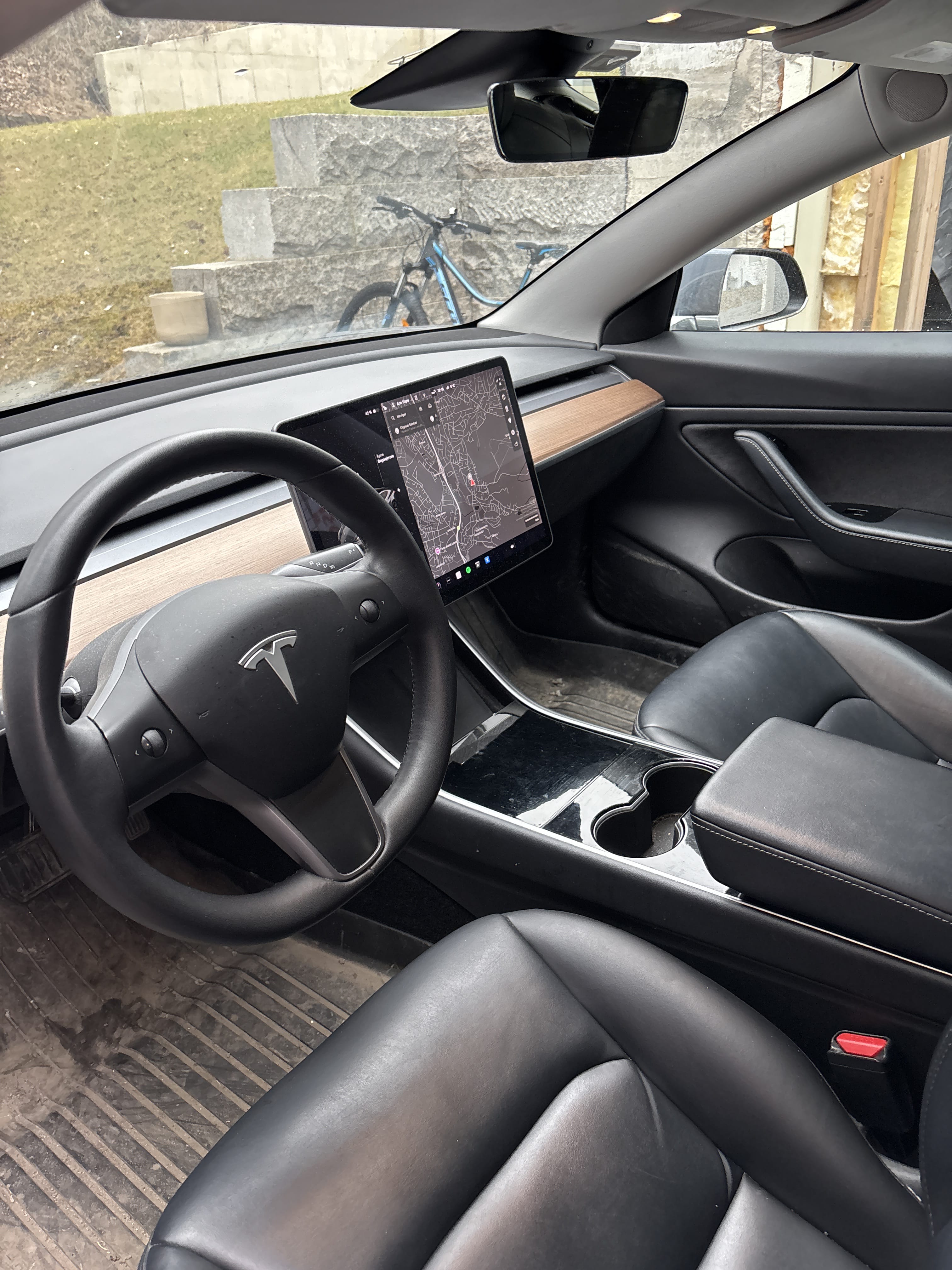 Tesla Model 3 avec GPS