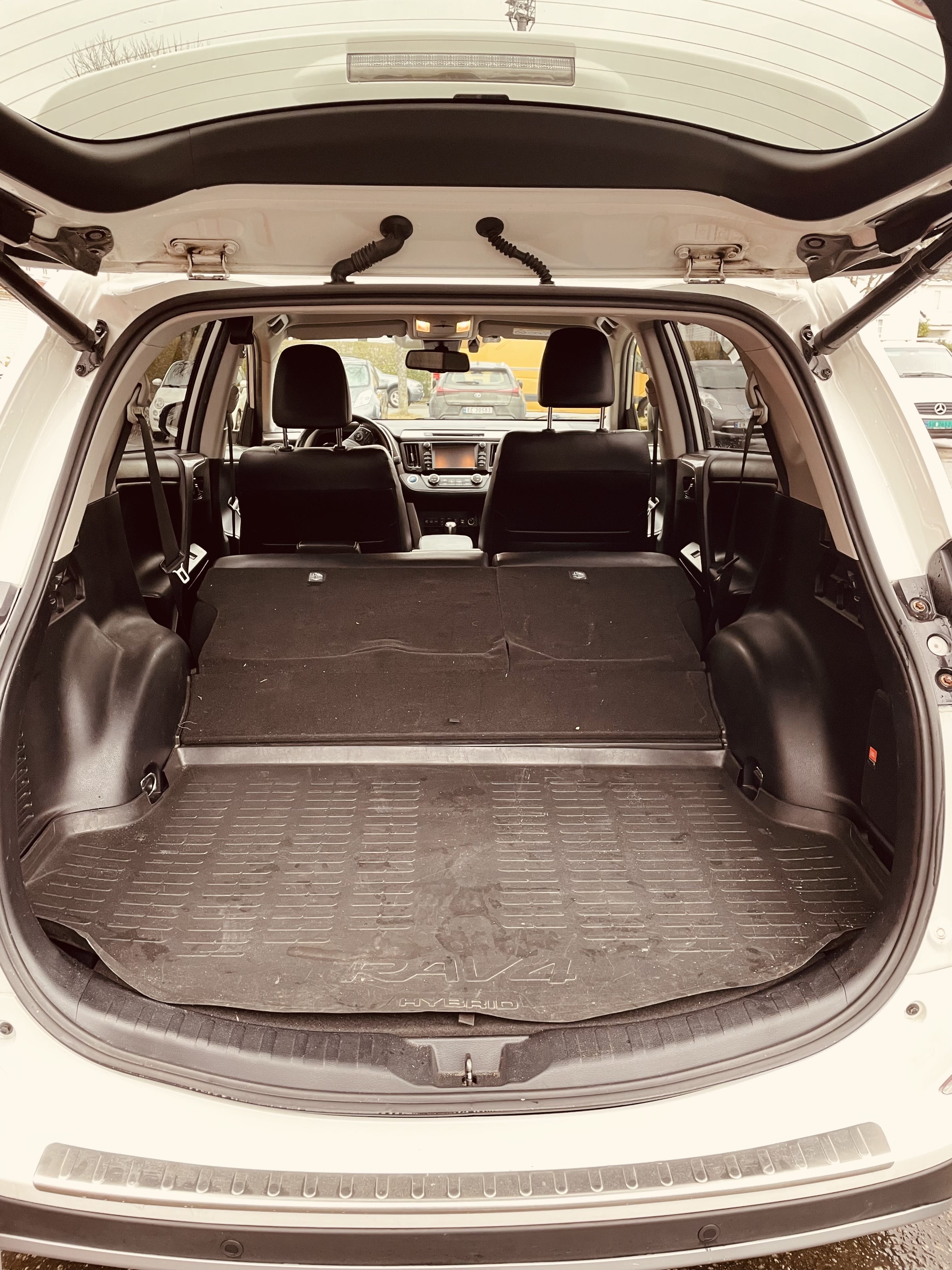 Toyota RAV 4 Hybrid med GPS
