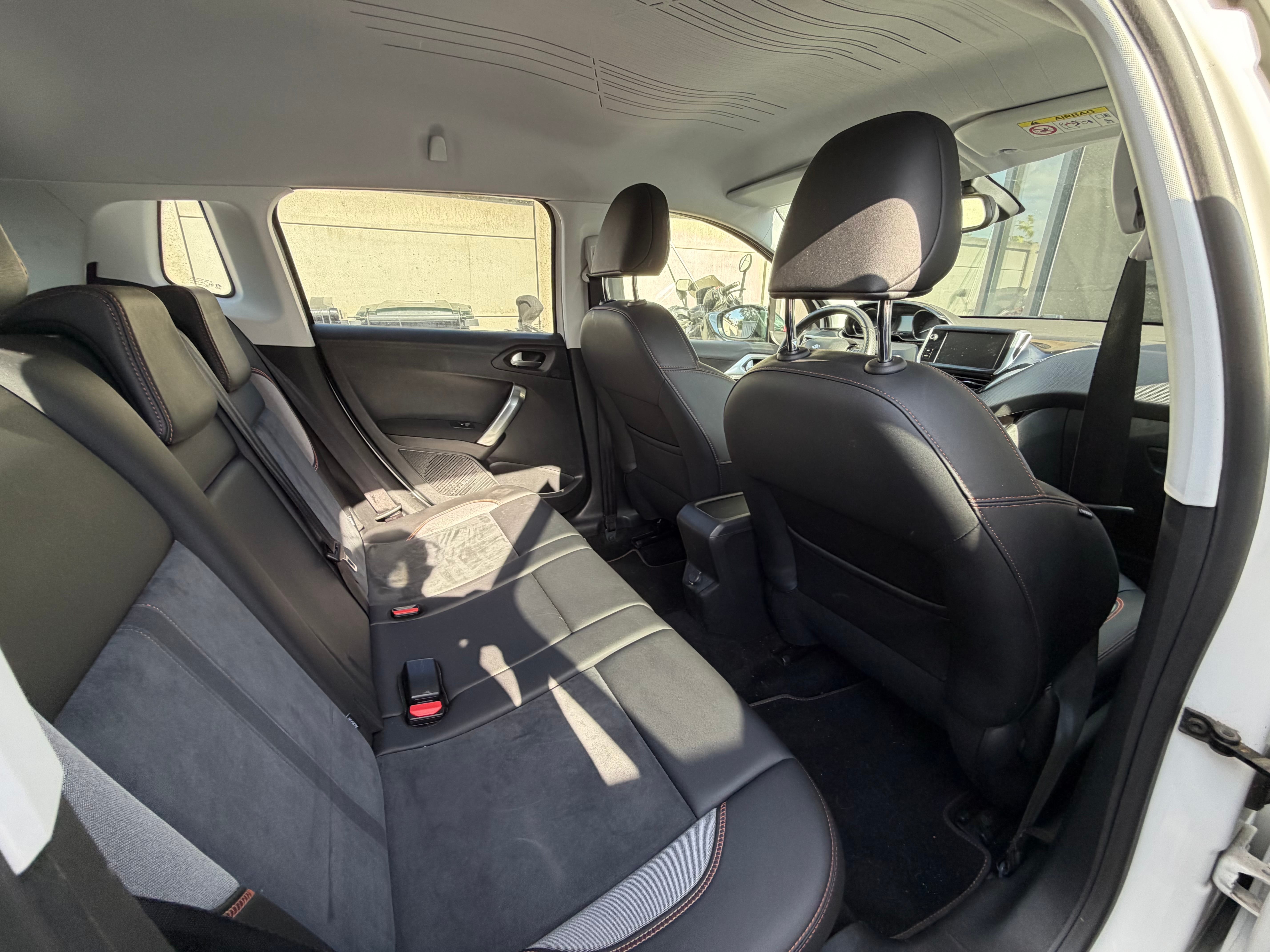 Peugeot 2008 avec Autoradio