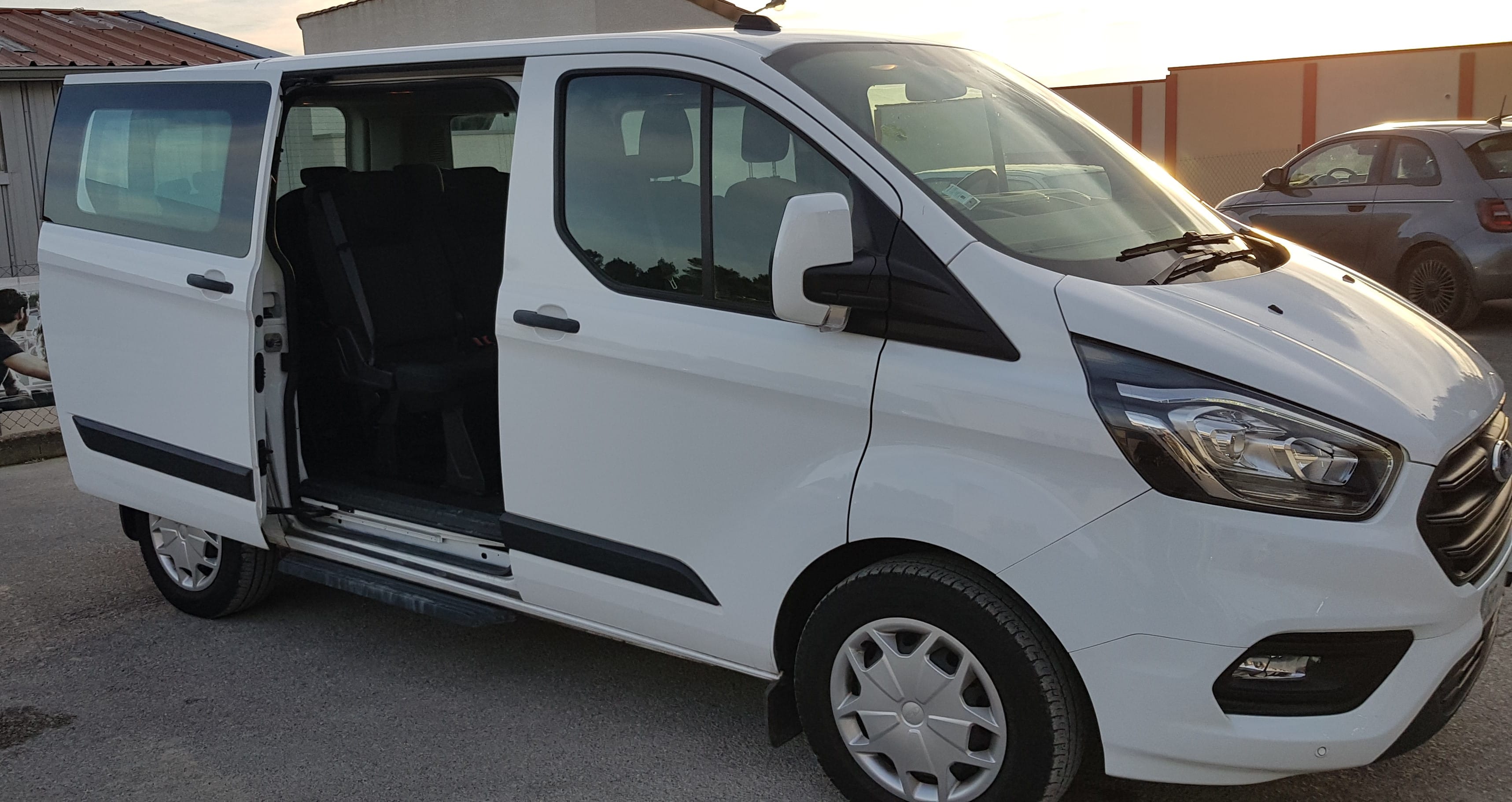 Ford Transit Custom Kombi 2.0L PANTHER 105CH, 2022, Diesel, 9 places et plus