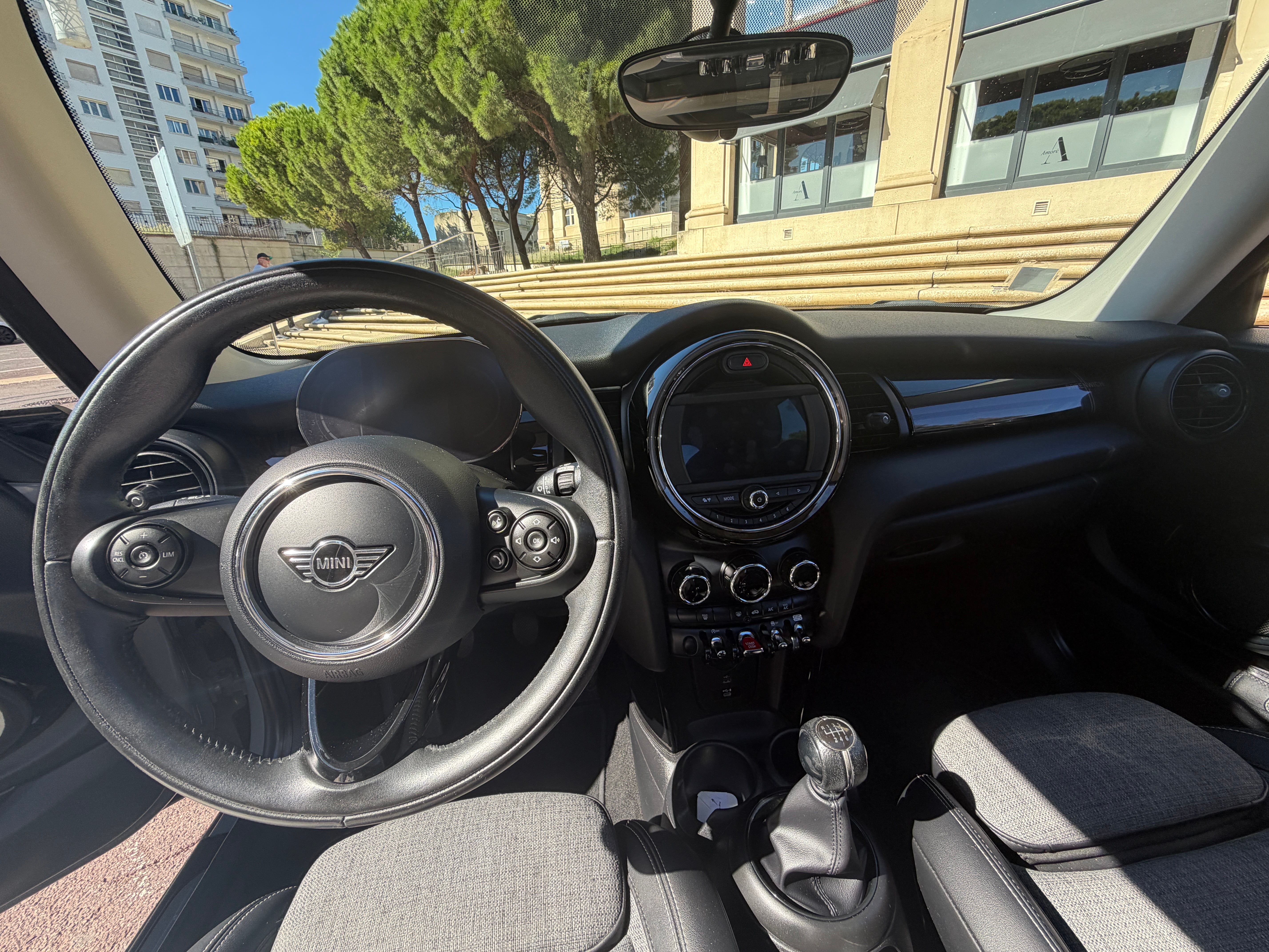 Mini Cooper 3 portes avec Audio Bluetooth