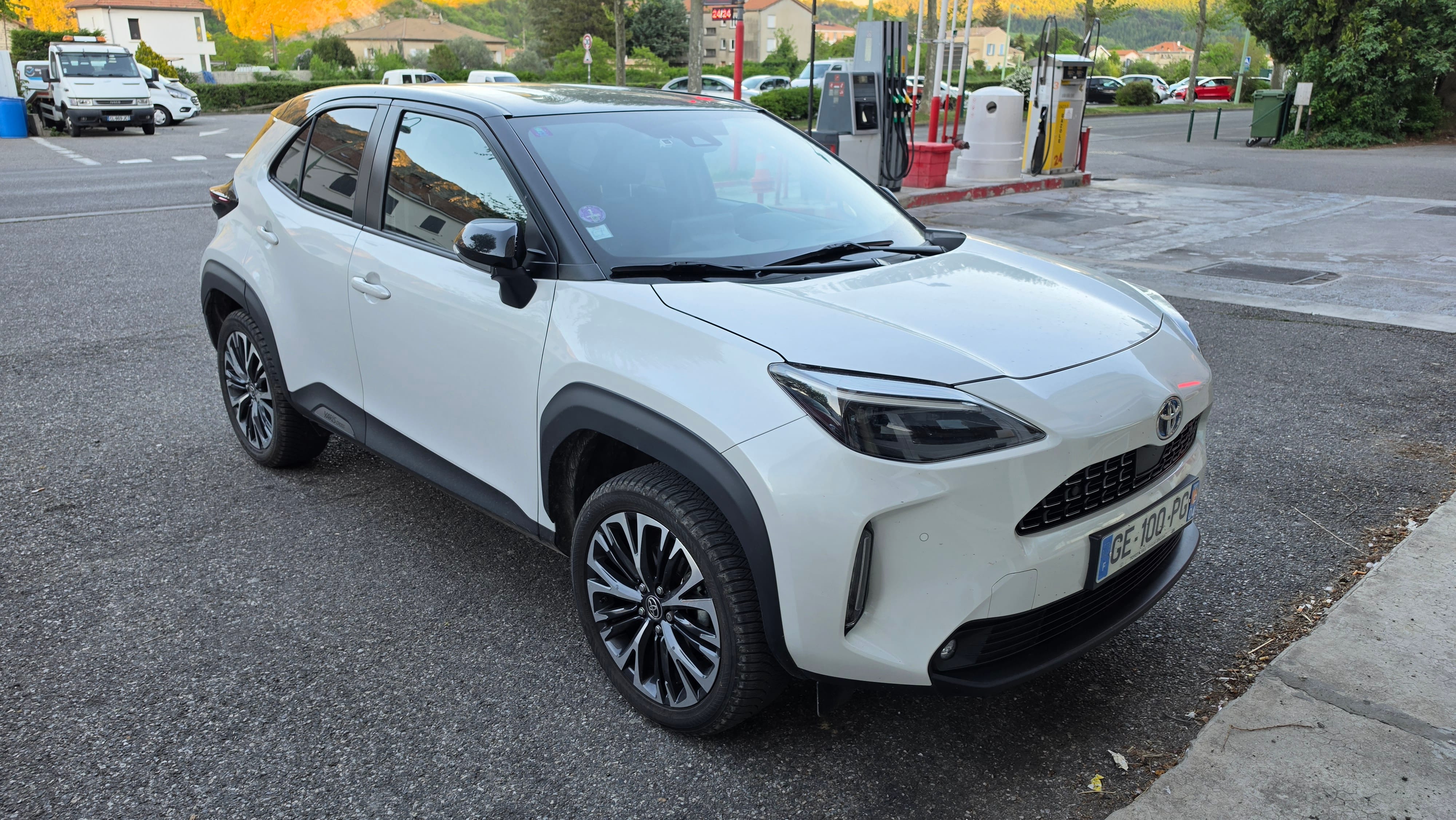 Toyota Yaris Cross Hybrid, 2022, Essence 95 / Électrique (hybride), automatique