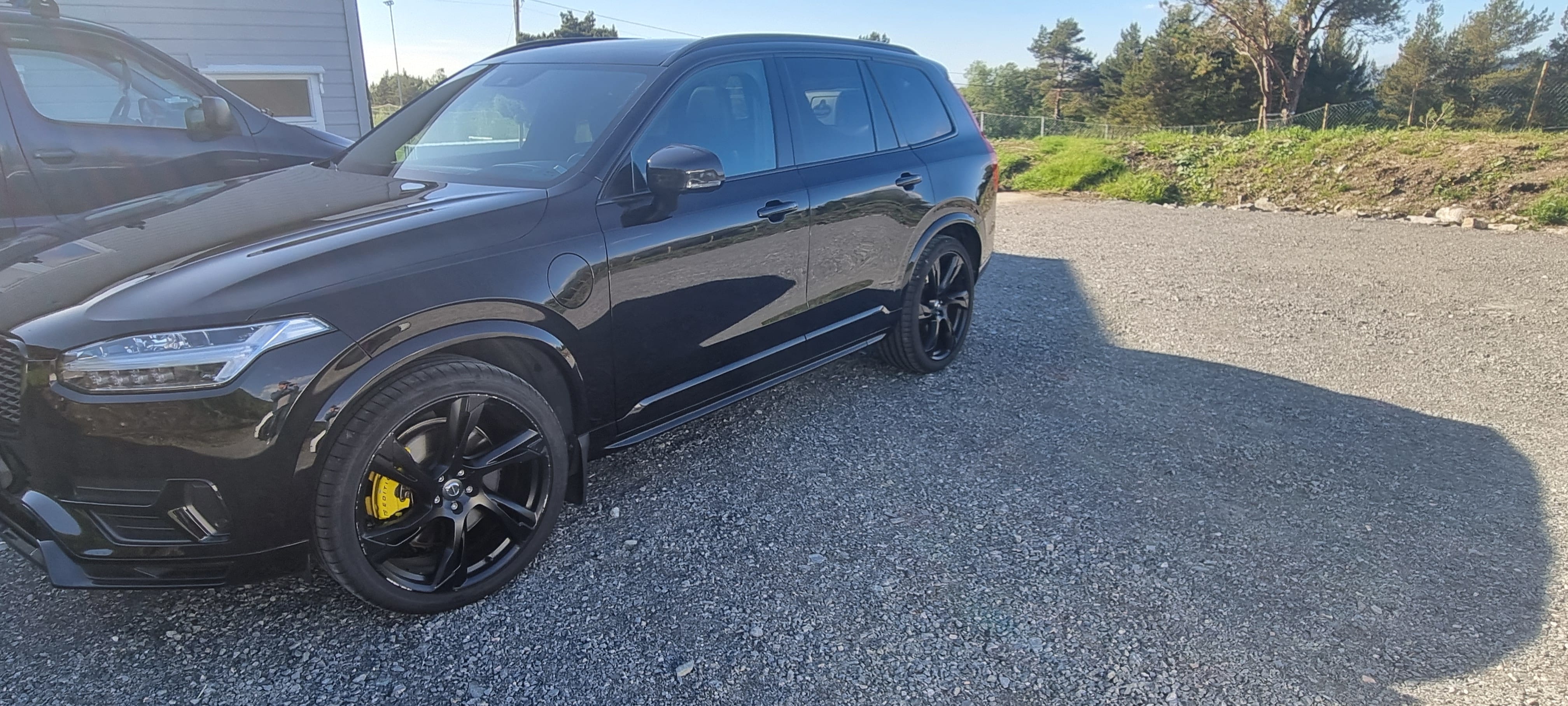 Volvo XC90 T8 R-design with Apple CarPlay