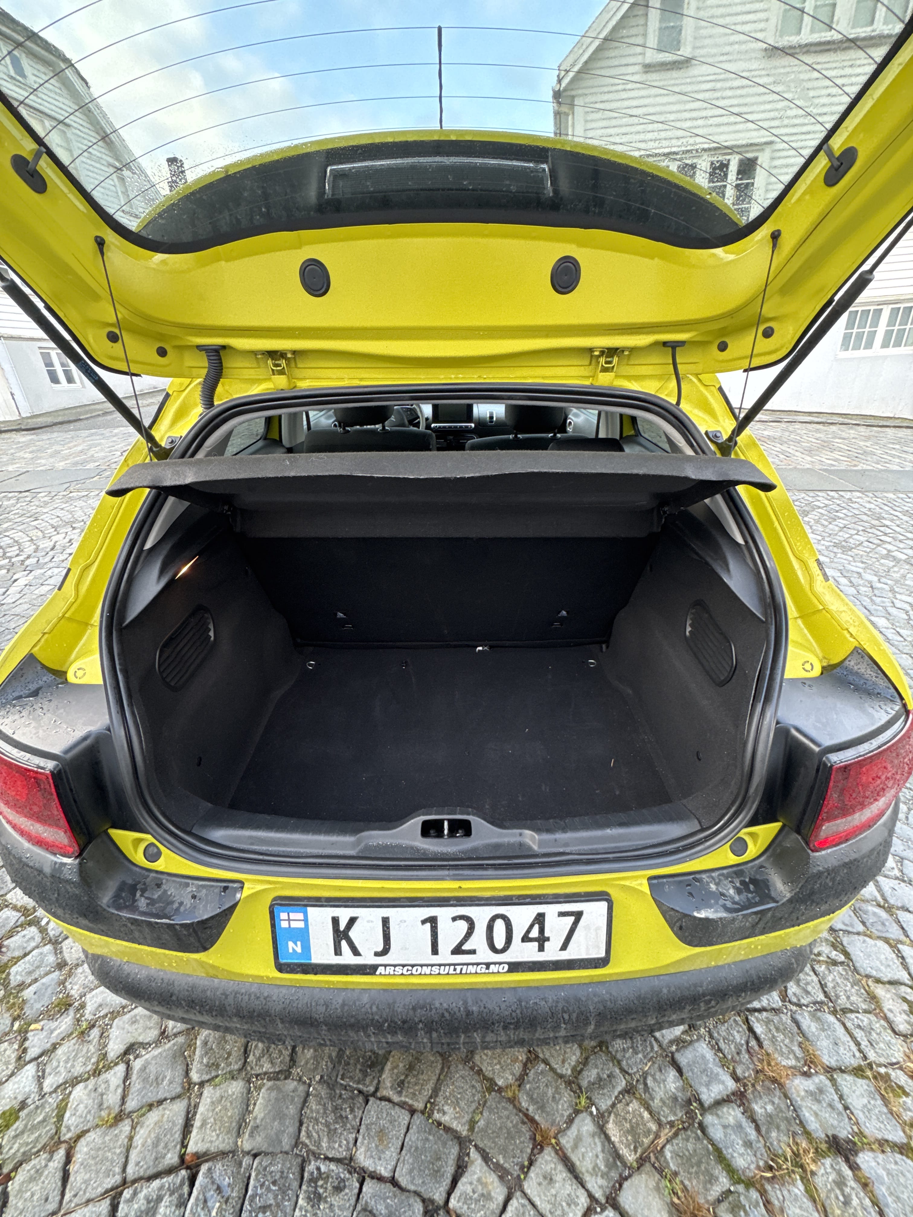 Citroen C4 Cactus med Lydinngang