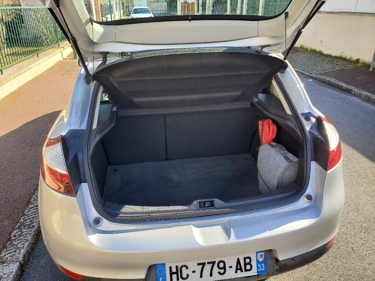 Renault Mégane 1.6 16V 110 ch Authentique avec Pneus neige