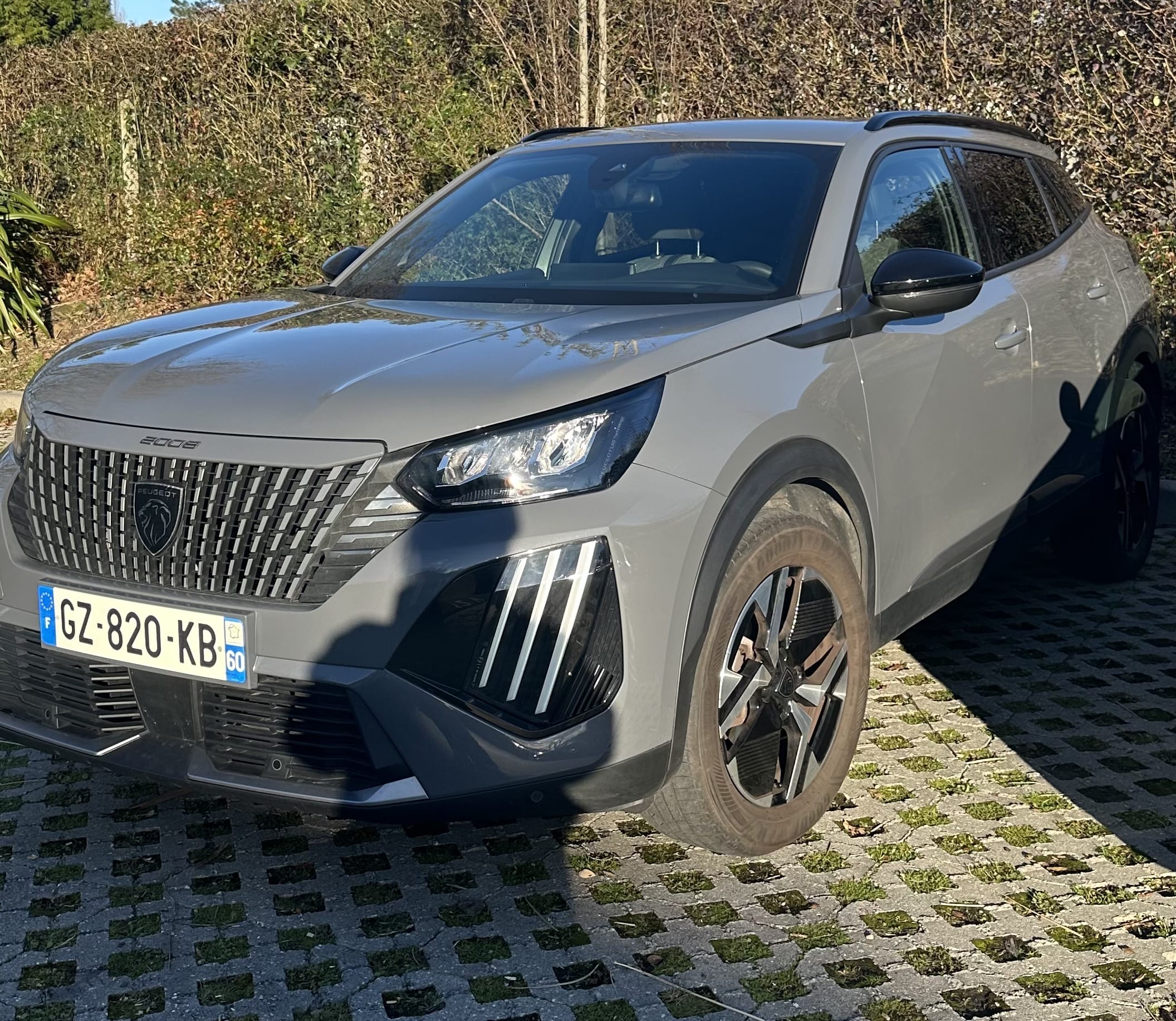 Peugeot 2008, 2024, Essence 98