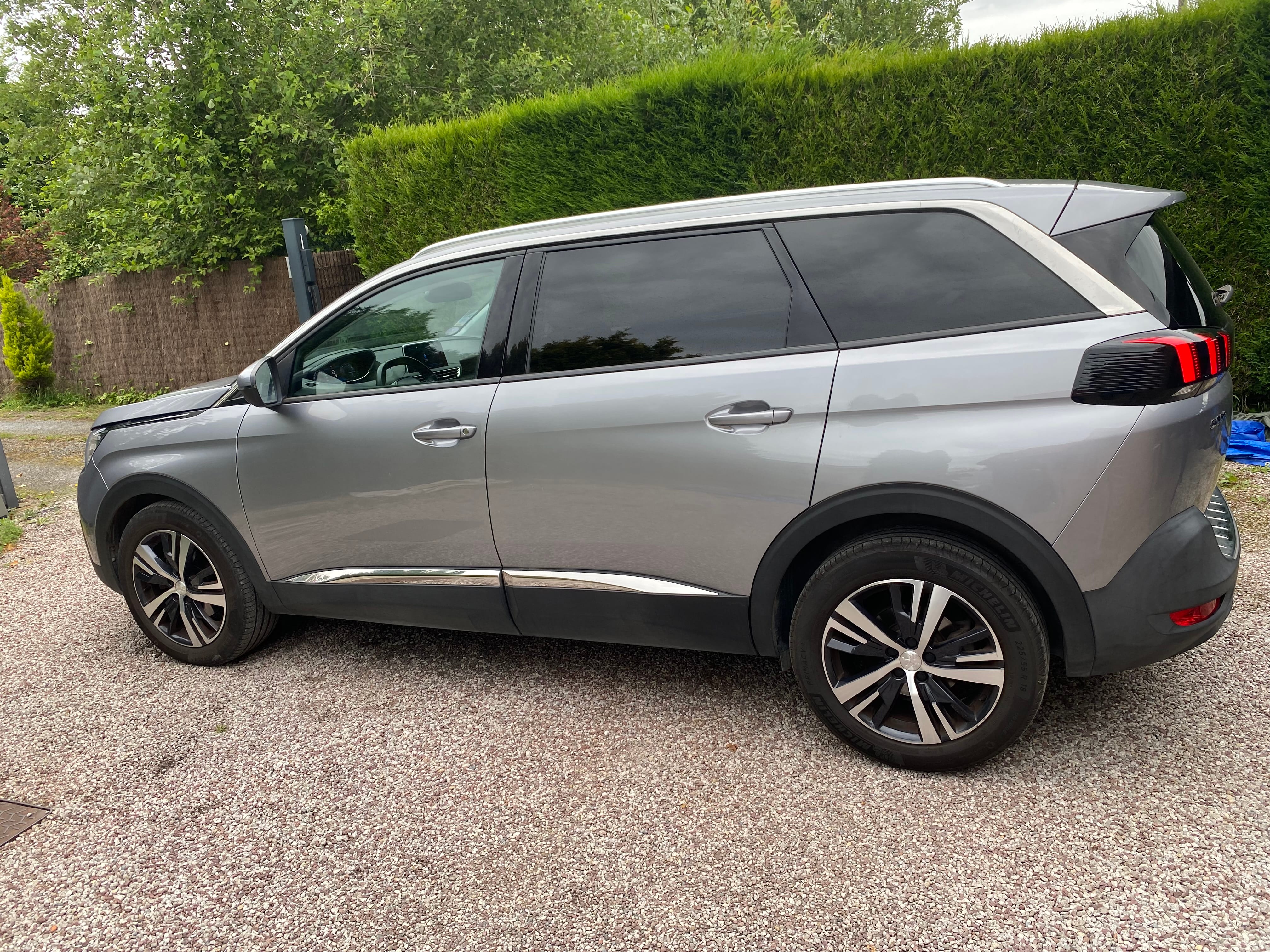 Peugeot 5008 avec Climatisation