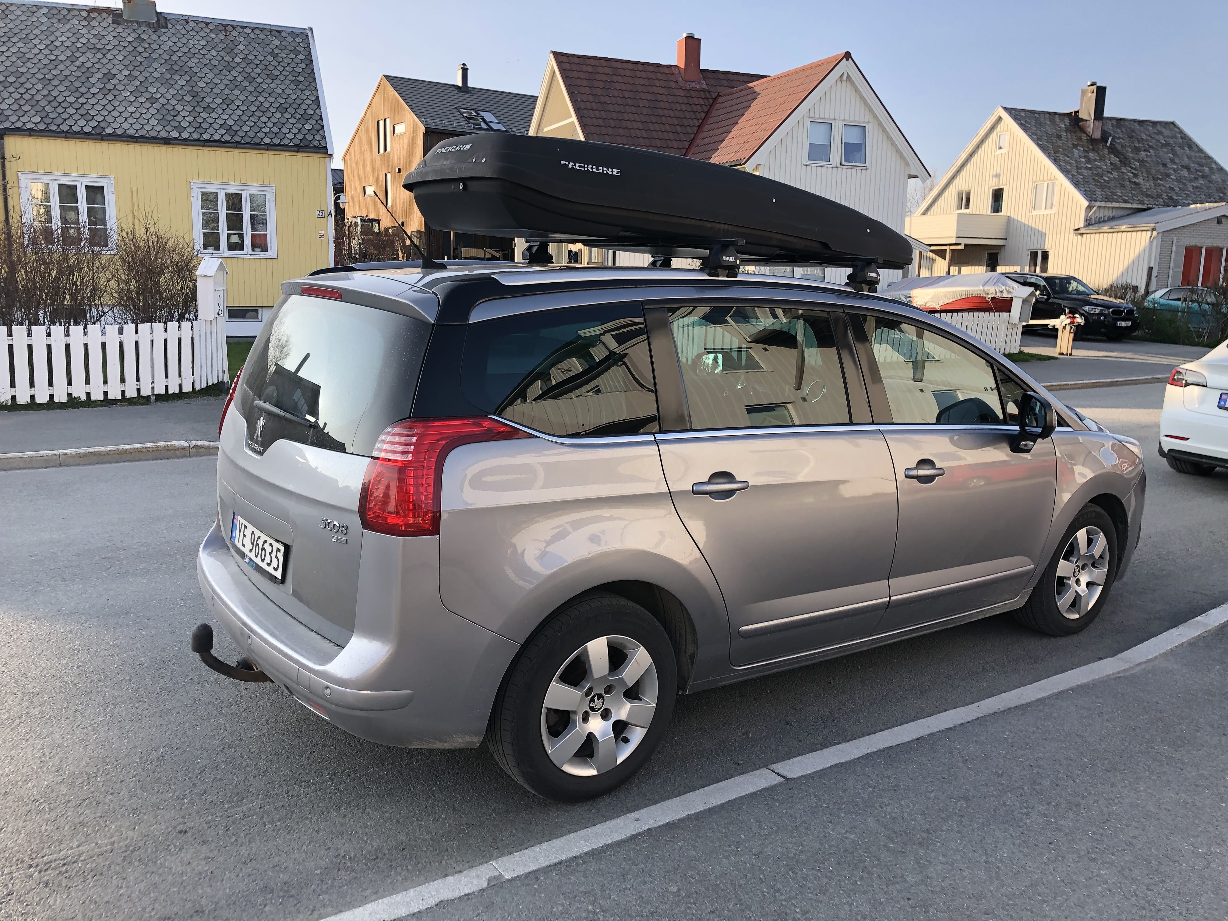 Peugeot 5008 - Automat - Cruisekontroll - Stort bagasjerom - Takboks - Muligheter for 7 seter med GPS