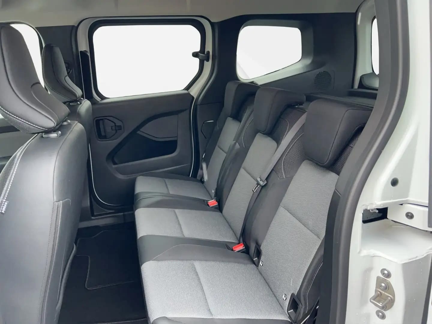 Renault Kangoo NEUWAGEN - sparsamer Diesel - Südkreuz mit Apple CarPlay