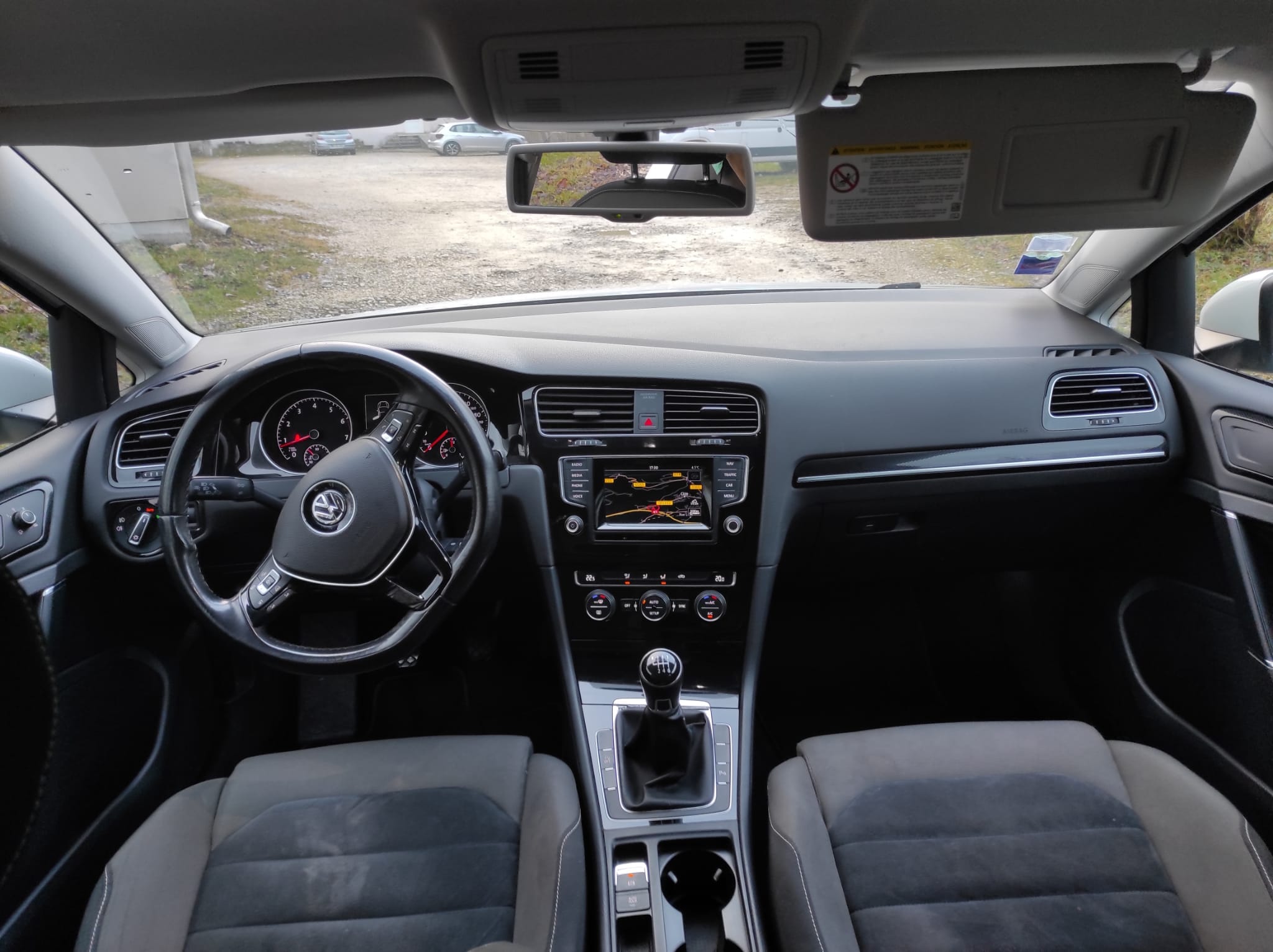 Volkswagen Golf avec GPS