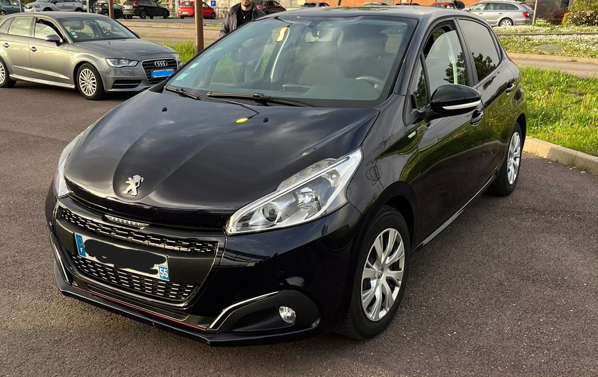 Peugeot 208, 2015, Essence 95