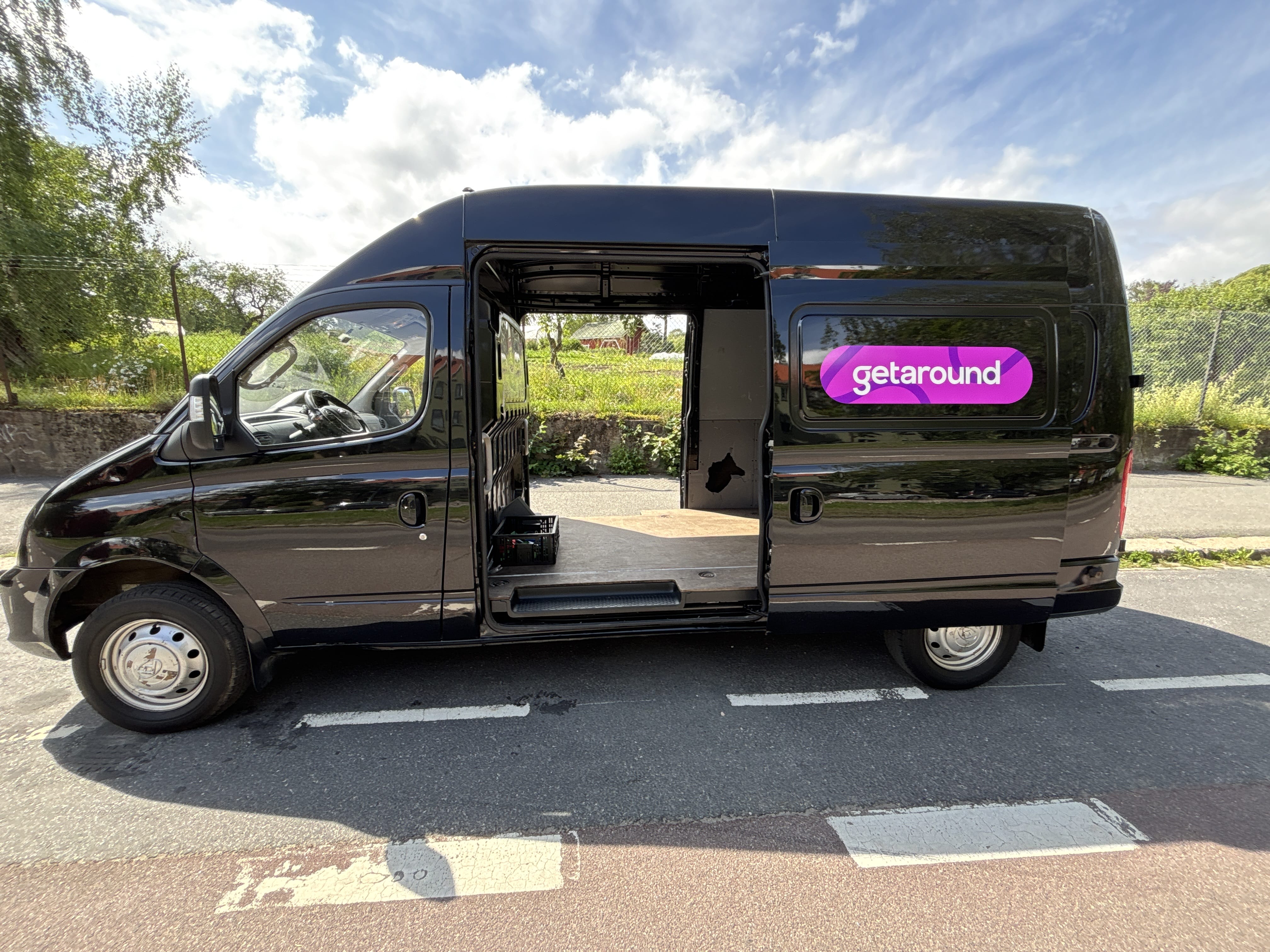 Maxus EV80 Bil 7 with Apple CarPlay