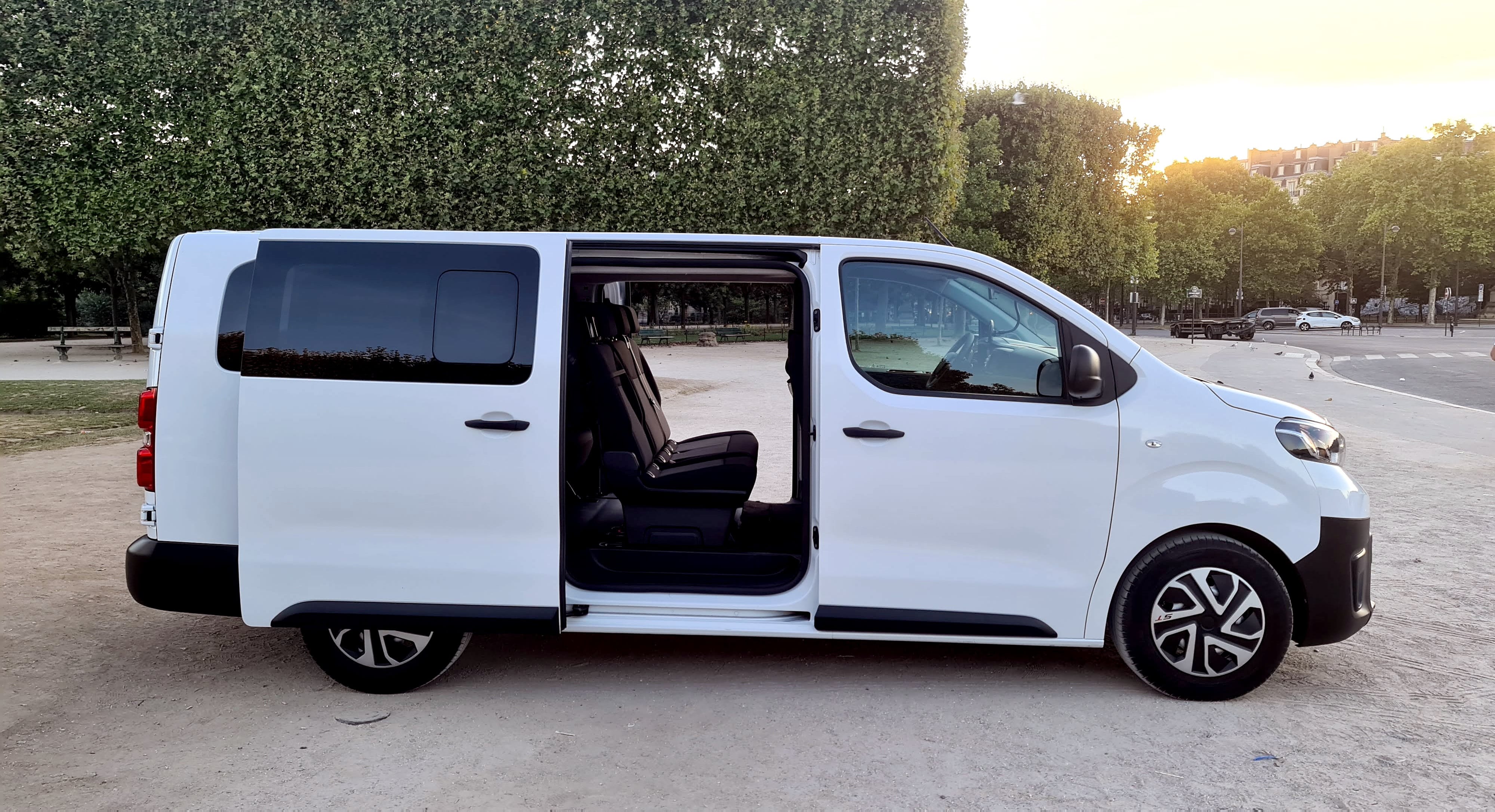 Toyota Proace Combi  Blanc - 9 places Climatisation GPS Android Auto & Apple CarPlay avec GPS