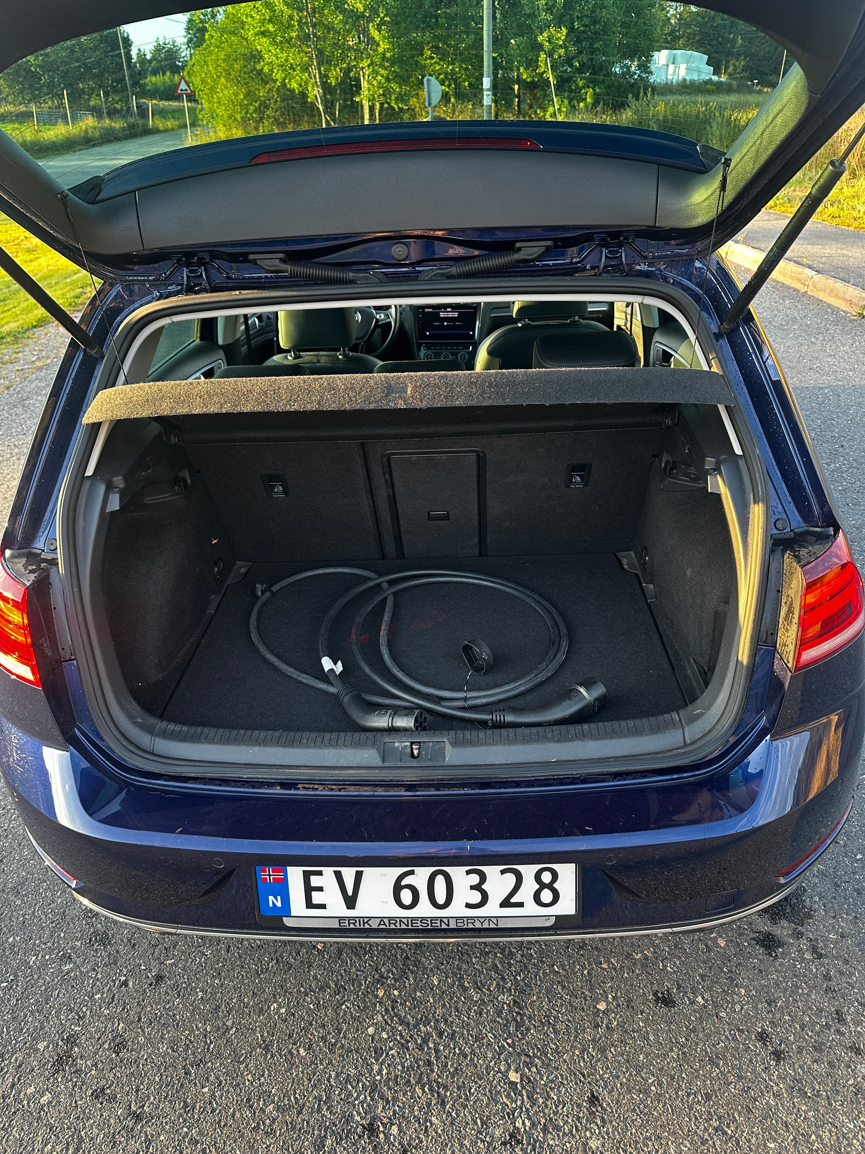 Volkswagen Golf Elektrisk med Bluetooth audio