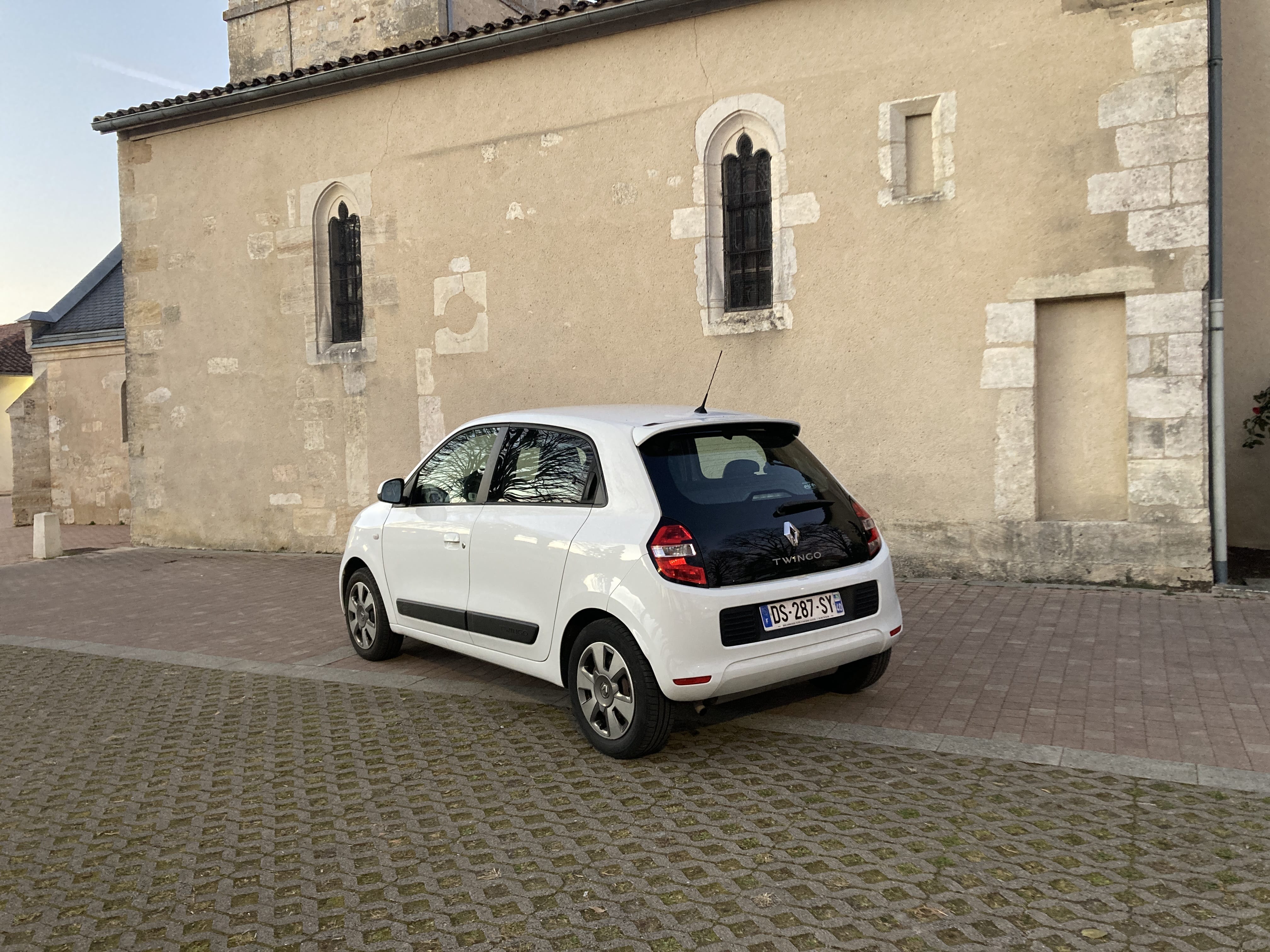 Renault Twingo III with Cruise control