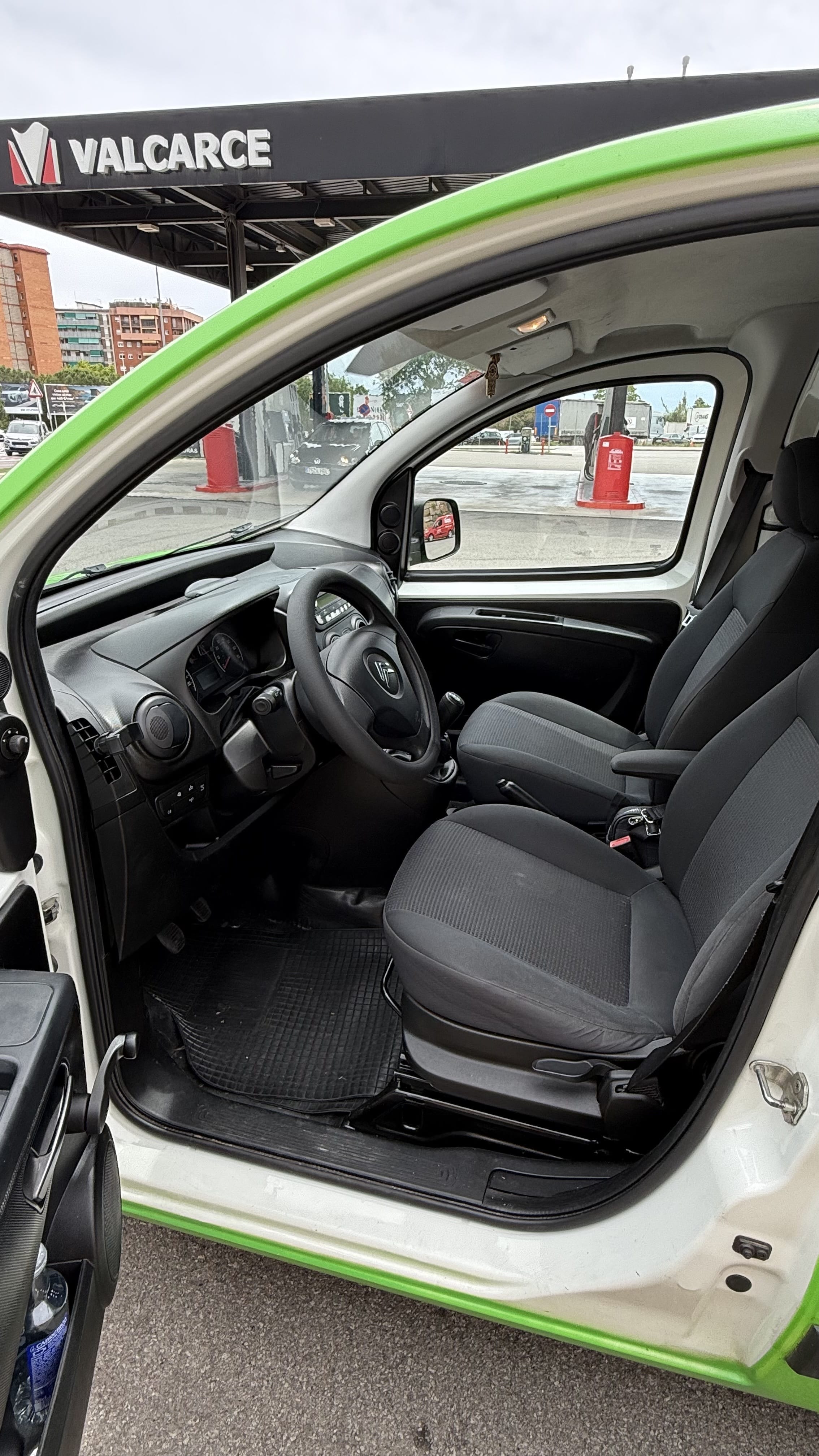 Citroen Nemo met Autostoel baby
