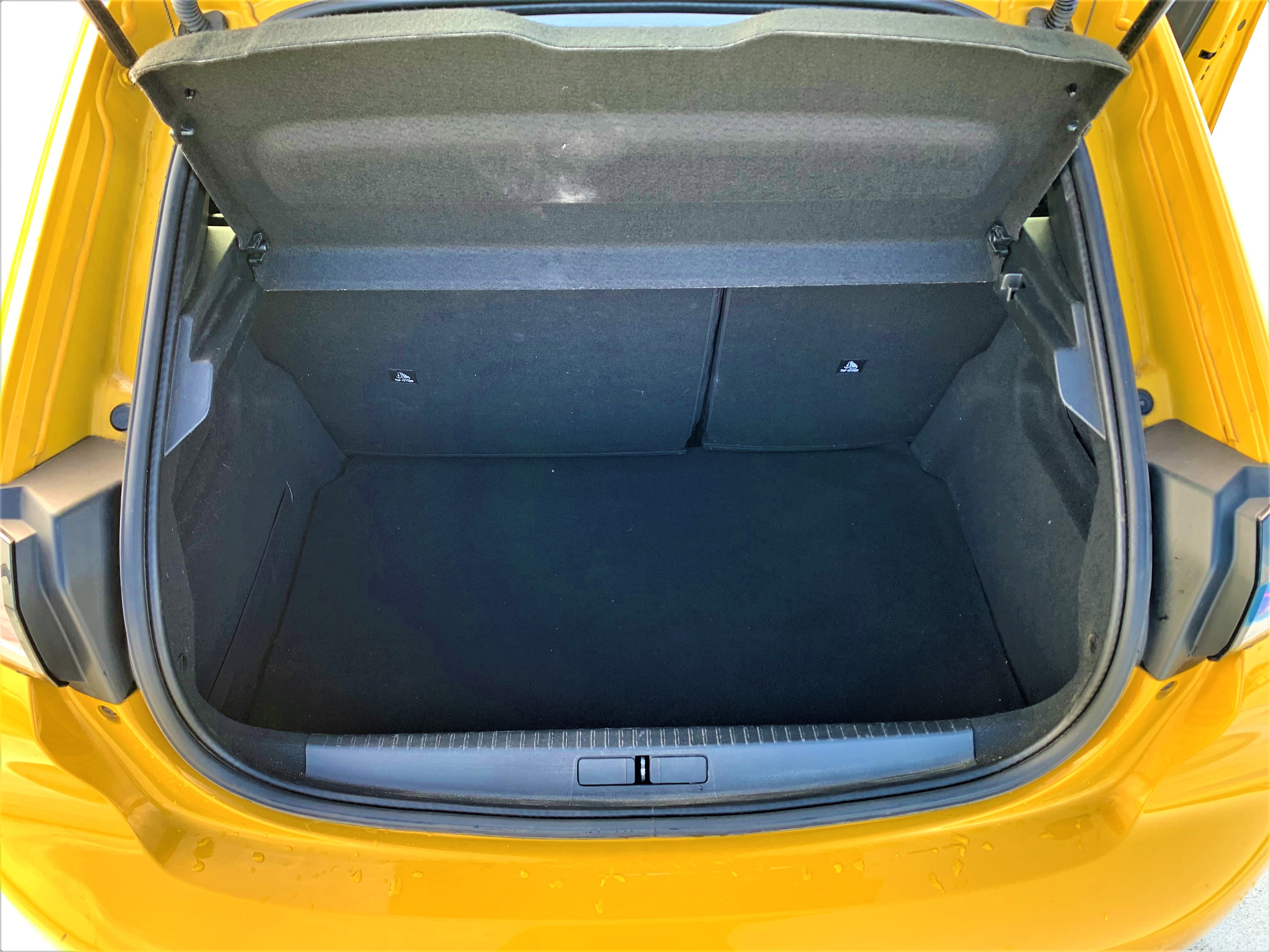 Peugeot 208 II Active 5 portes (Gare de Bordeaux) 023 avec Entrée audio / iPod