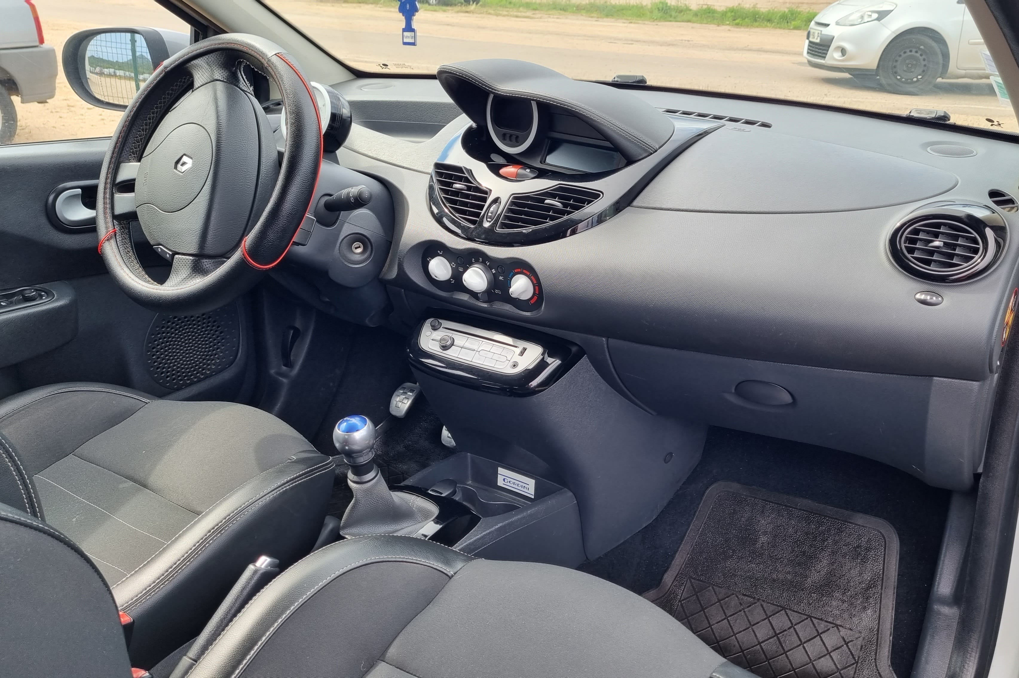 Renault Twingo II avec Audio Bluetooth