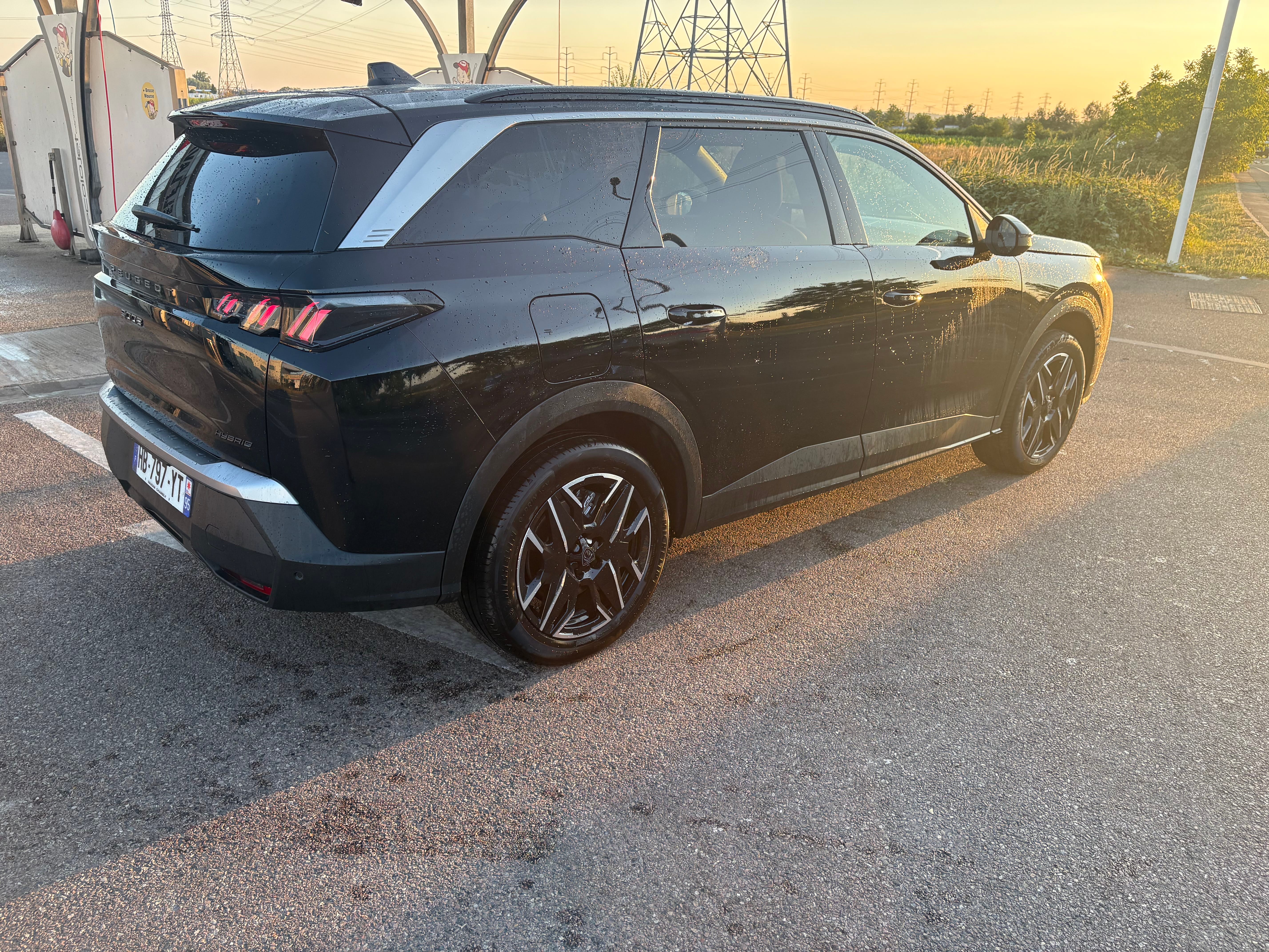 Peugeot 5008 Hybride avec Climatisation