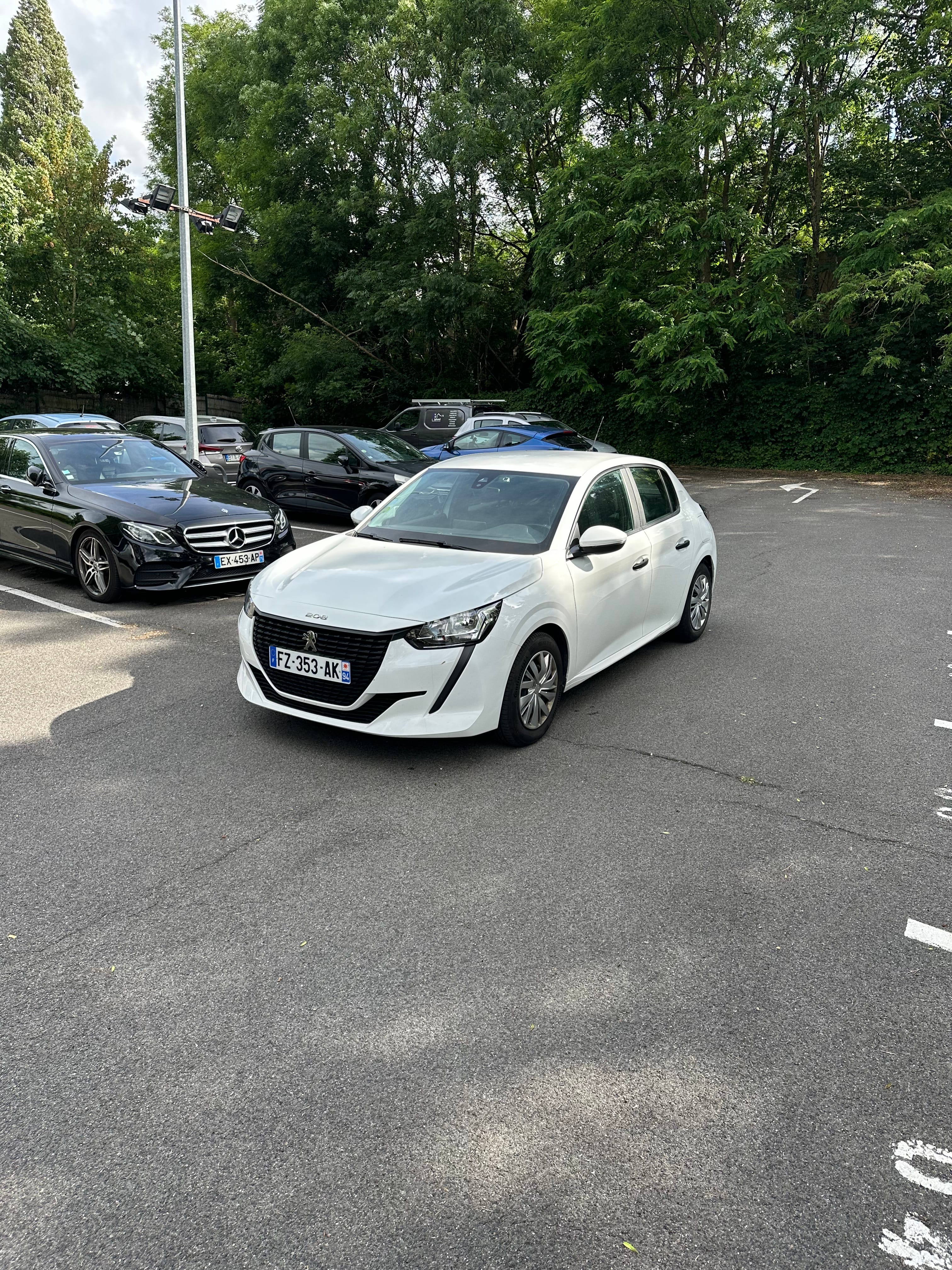 Peugeot 208, 2021, Diesel