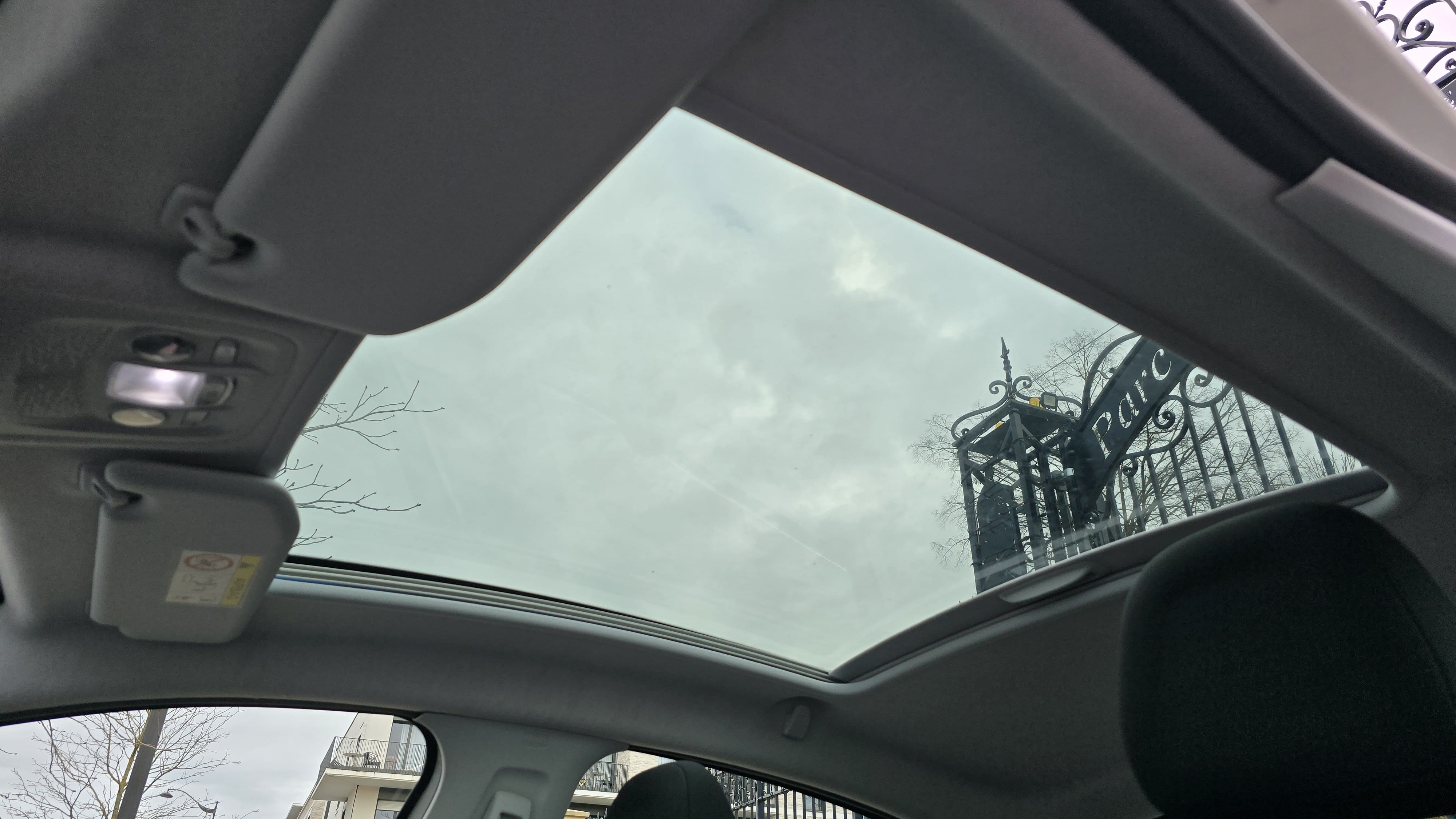 Peugeot 208 avec Entrée audio / iPod