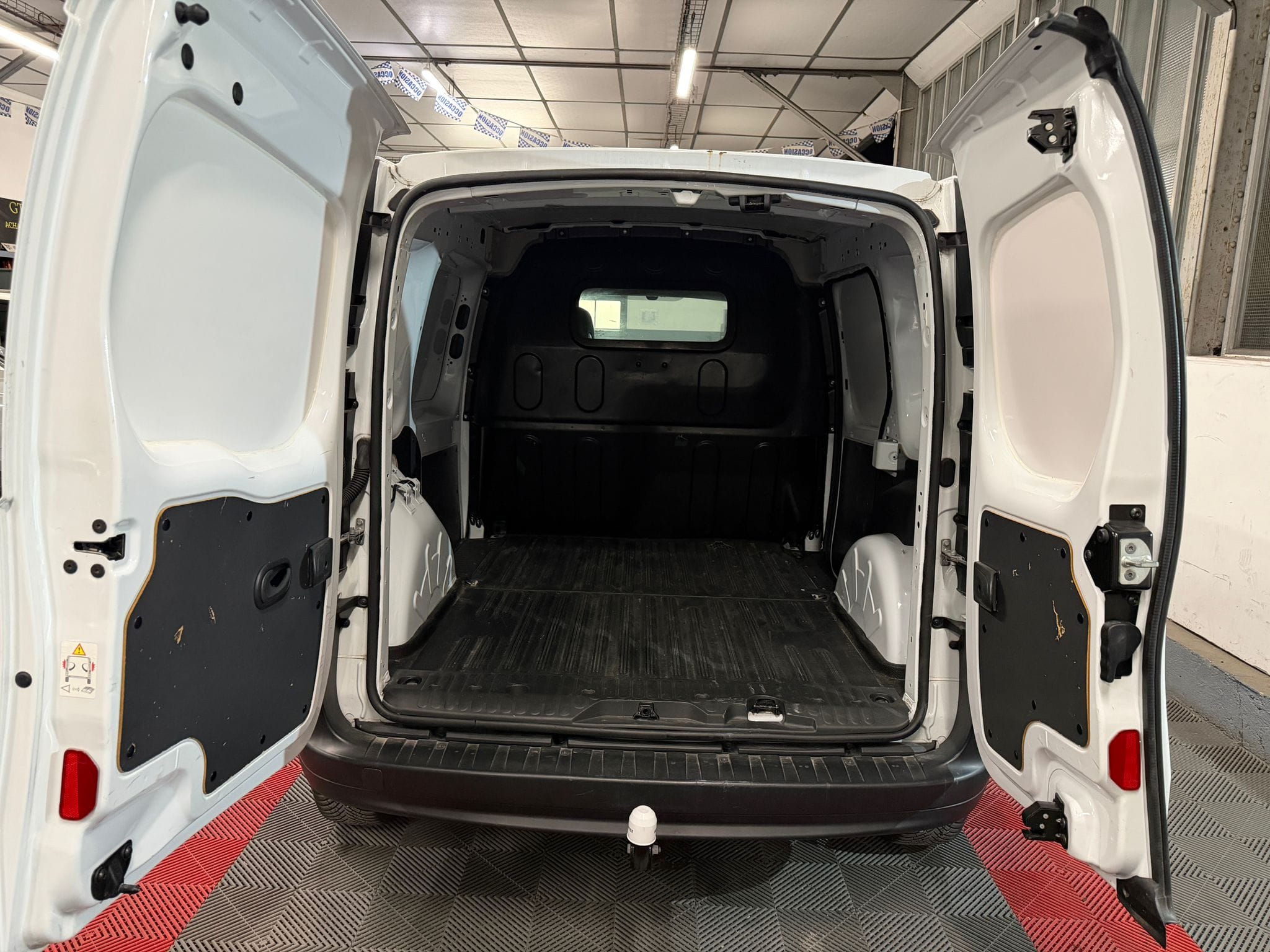 Renault Kangoo Fourgon avec Autoradio
