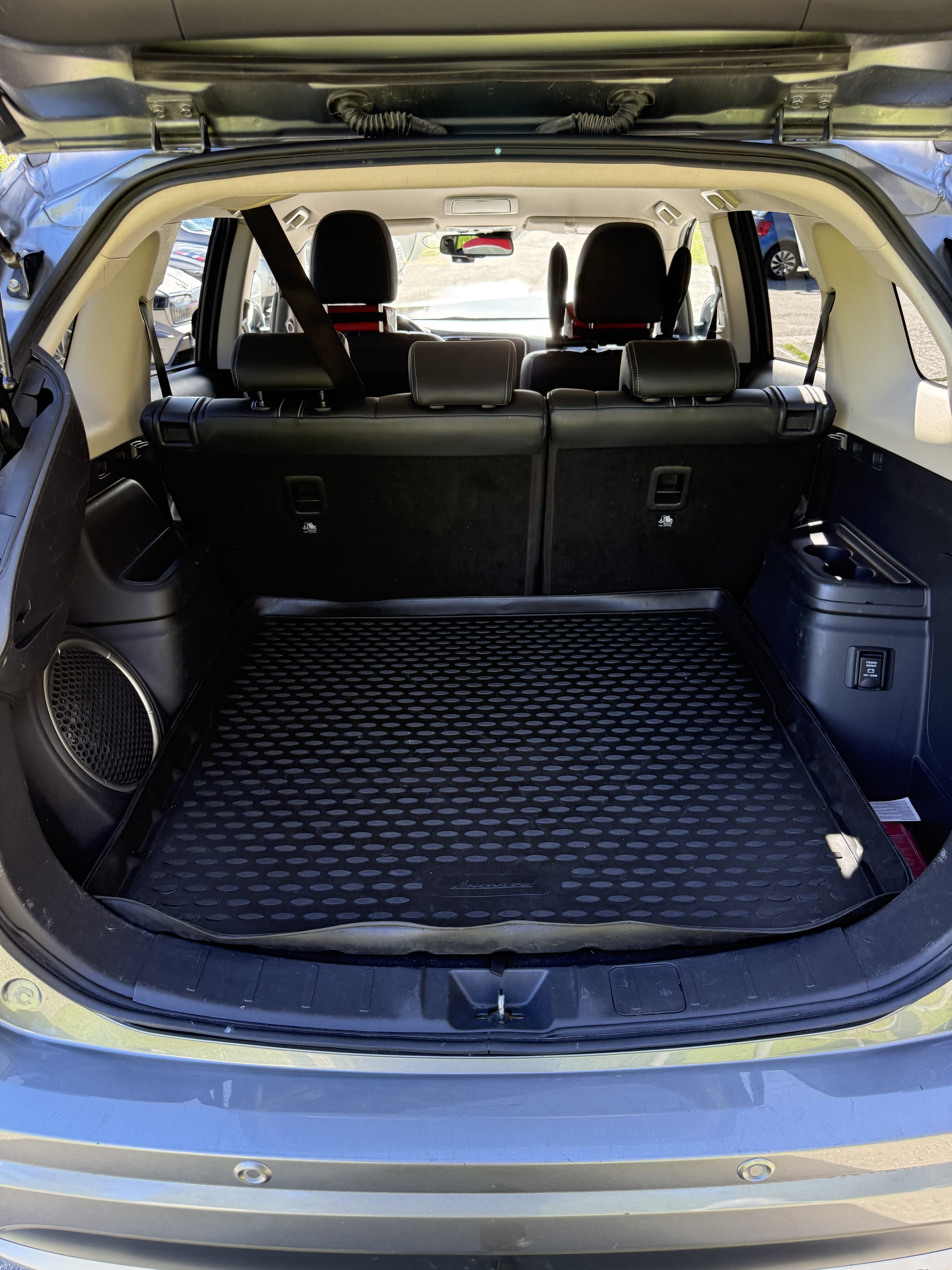 Mitsubishi Outlander Hybrid med Dashcam