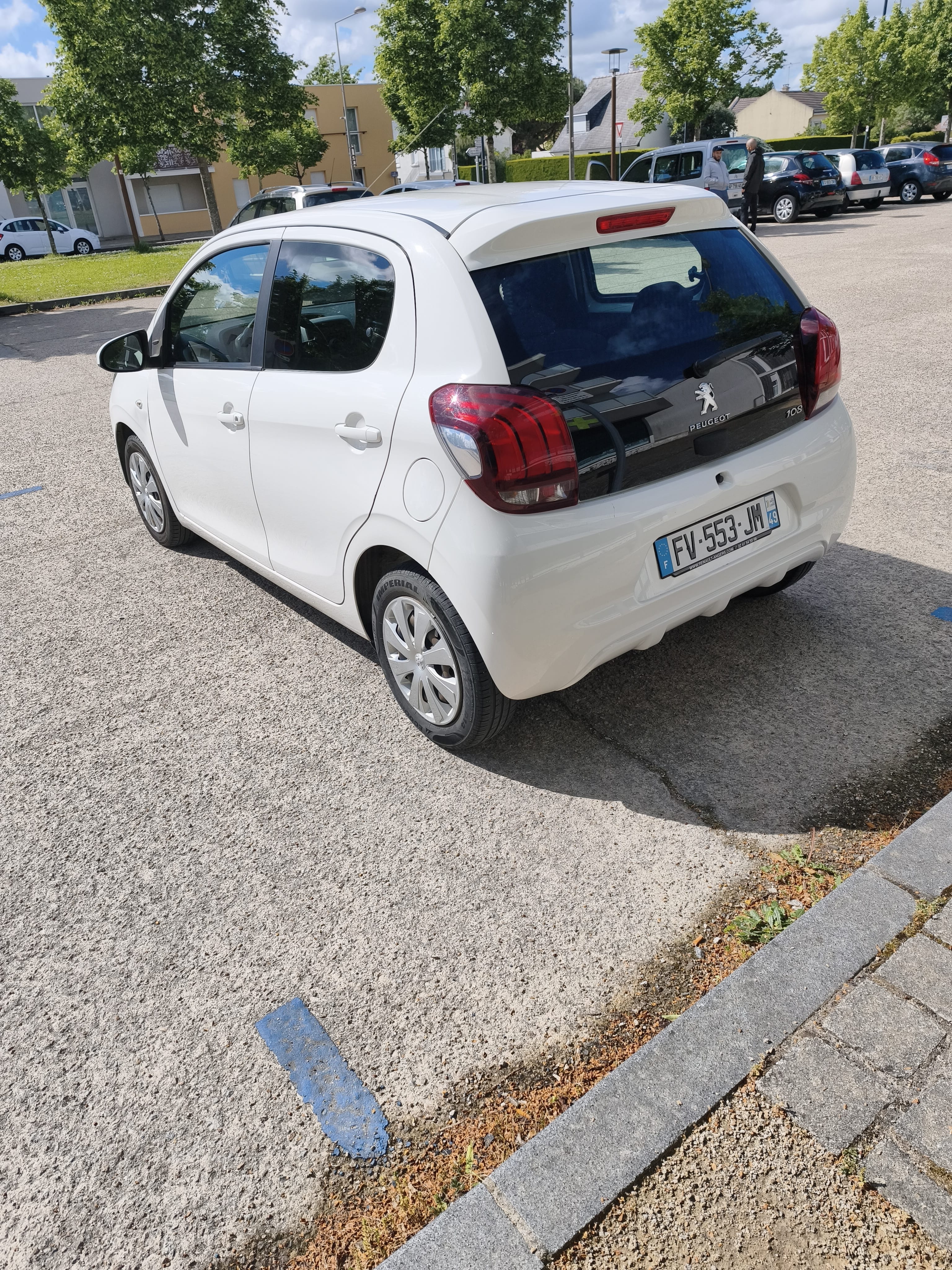 Peugeot 108 1.0 VTI avec Audio Bluetooth
