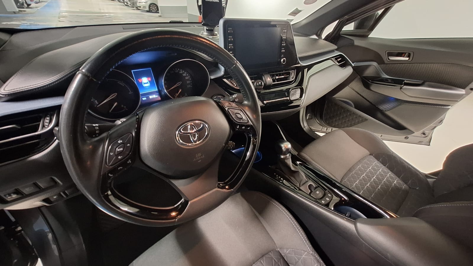 Toyota C-HR Hybrid avec Climatisation