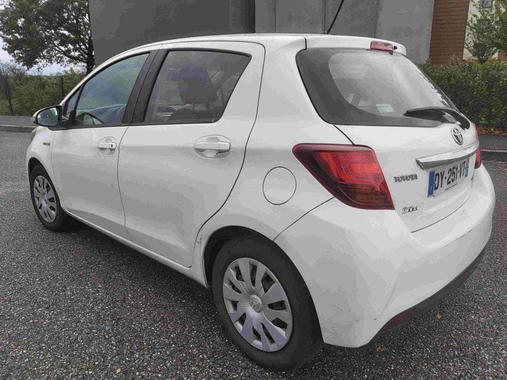 Toyota Yaris Hybride avec Siège bébé