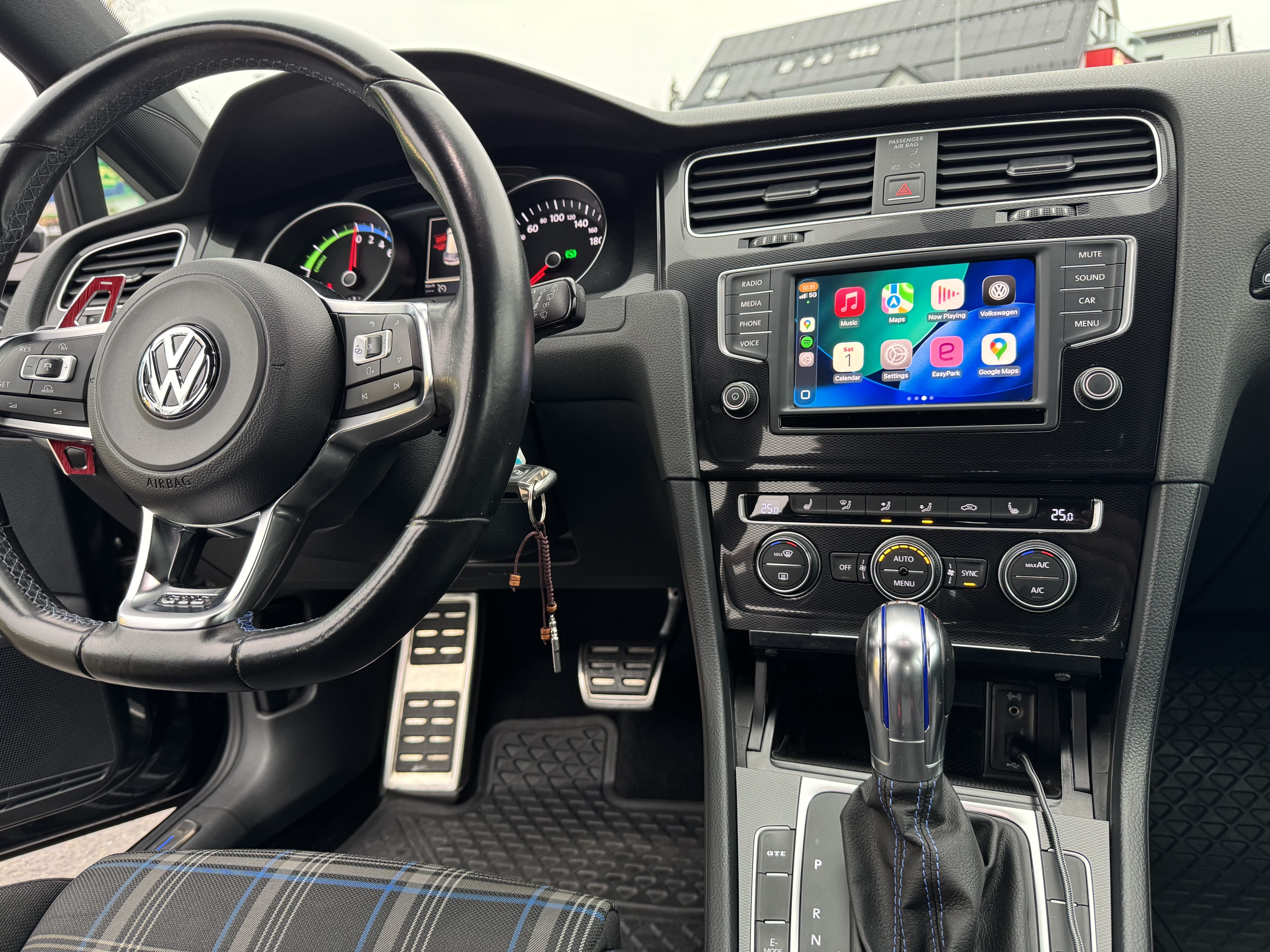 Volkswagen Golf GTE 1.4L Turbocharged TSI with Audio / iPod input