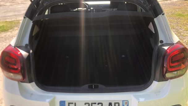 Citroen C3 Éco - Confort, technologie et flexibilité 24/7 à Bordeaux avec Entrée audio / iPod