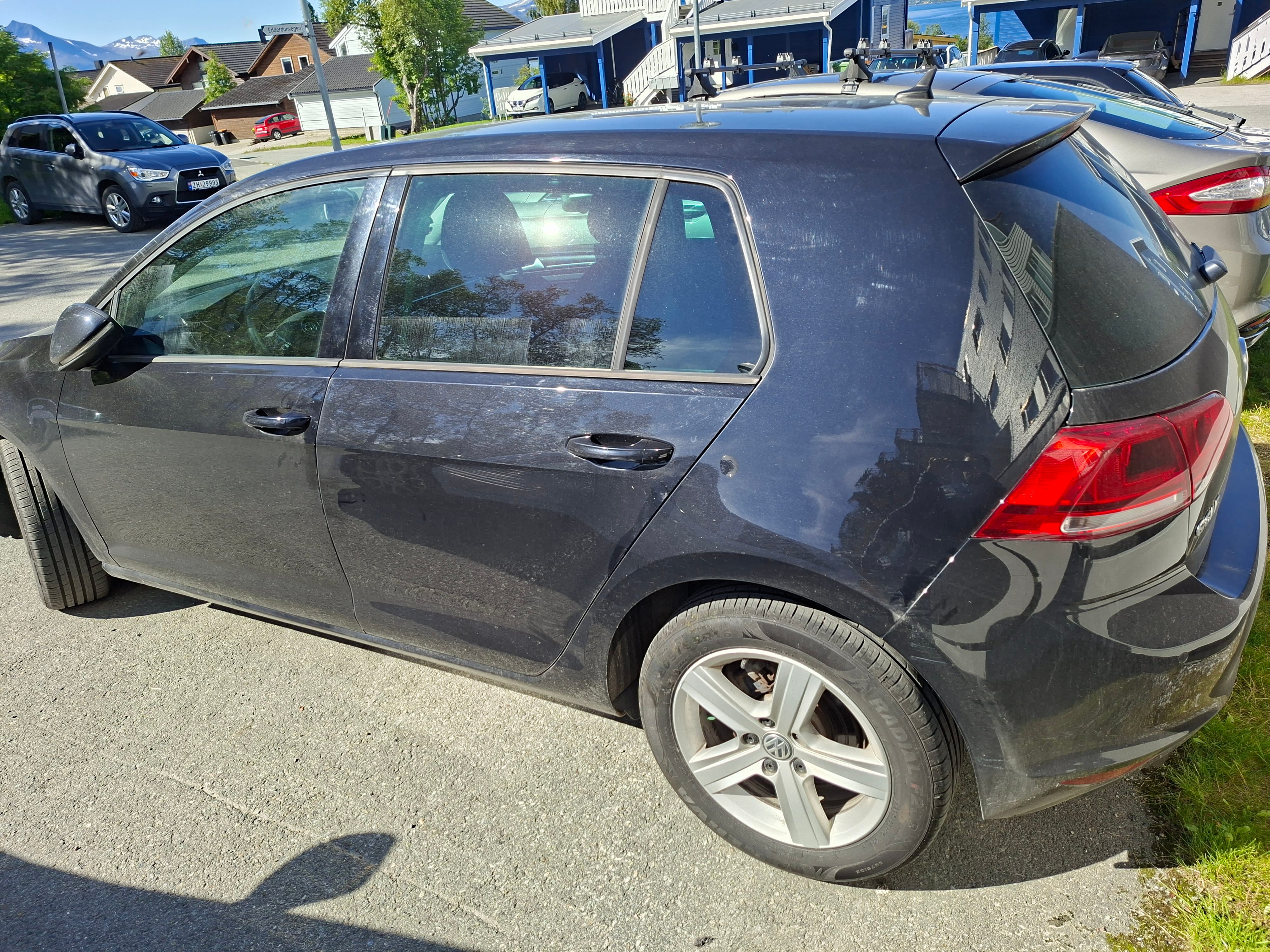 Volkswagen Golf mit Kindersitz